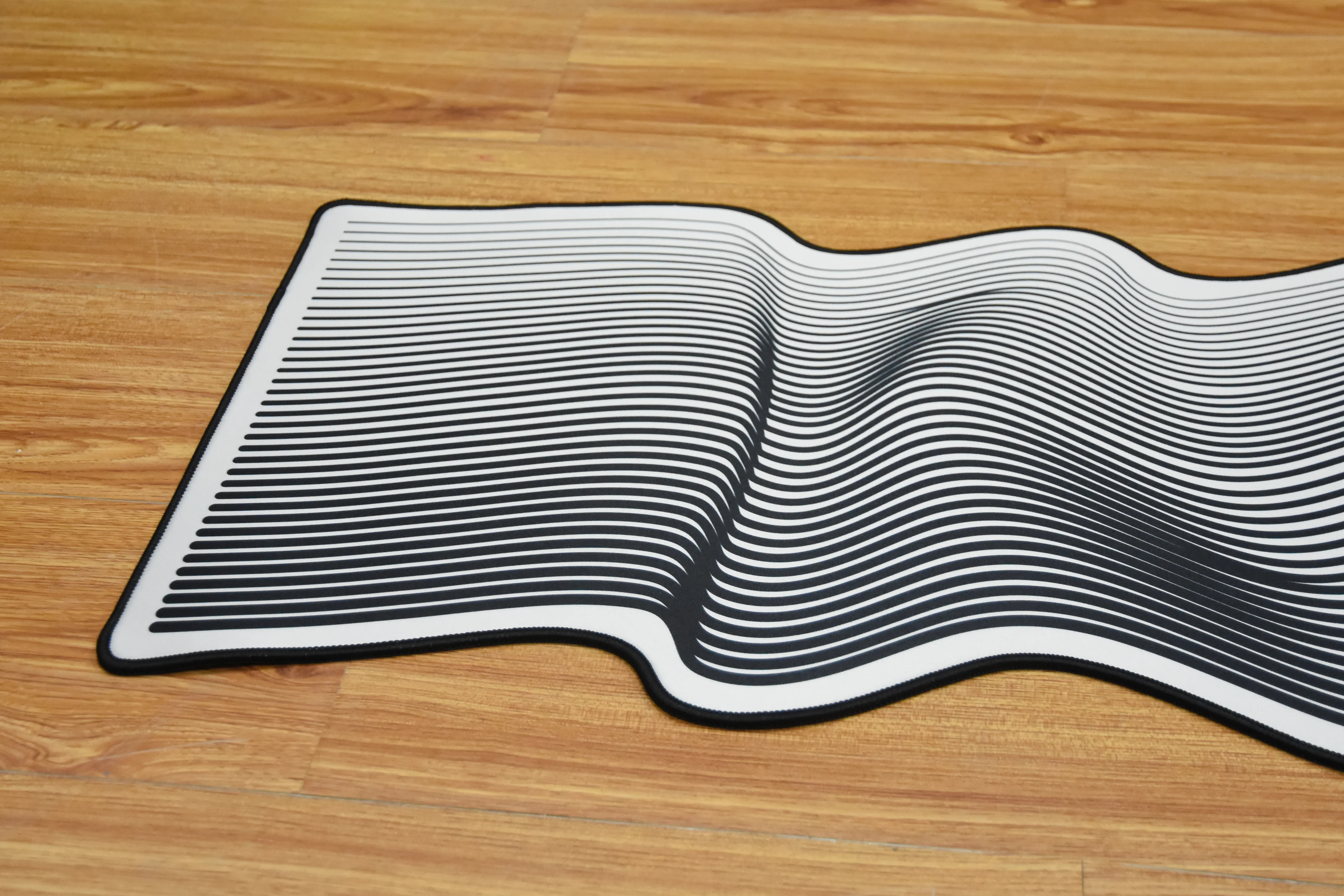 Aiglatson Studio Black Snail Deskmats Black On Cream - Image 3