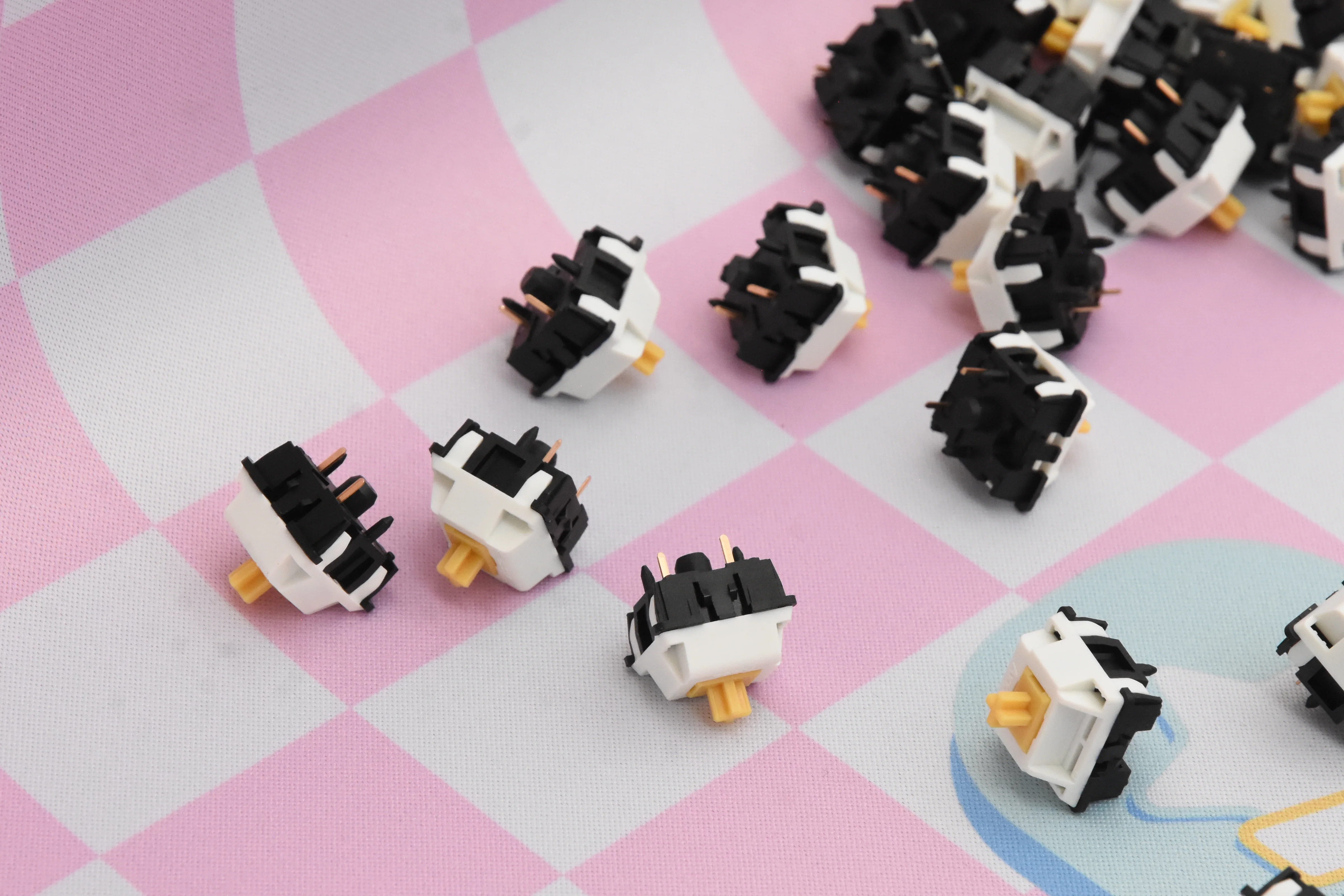 AKKO PENGUIN SILENT TACTILE SWITCH (45PCS) - Image 10