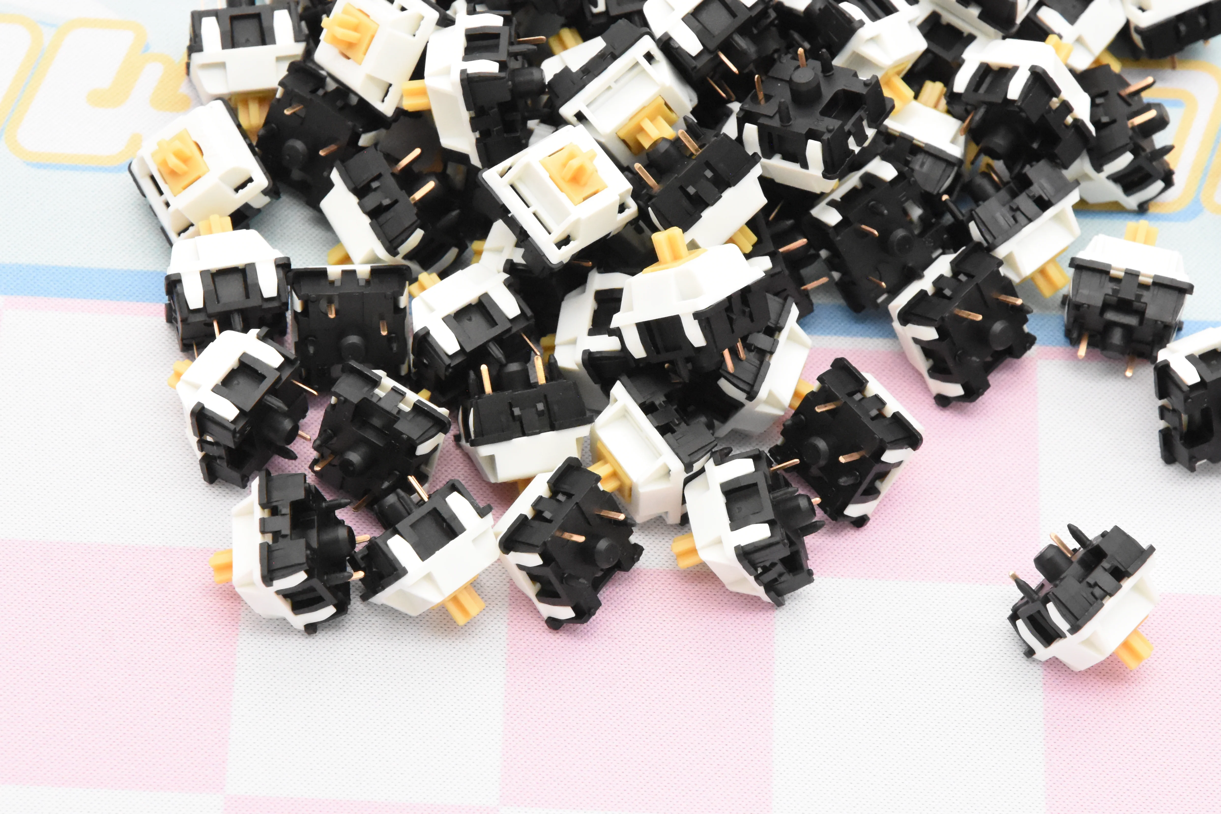 AKKO PENGUIN SILENT TACTILE SWITCH (45PCS) - Image 3