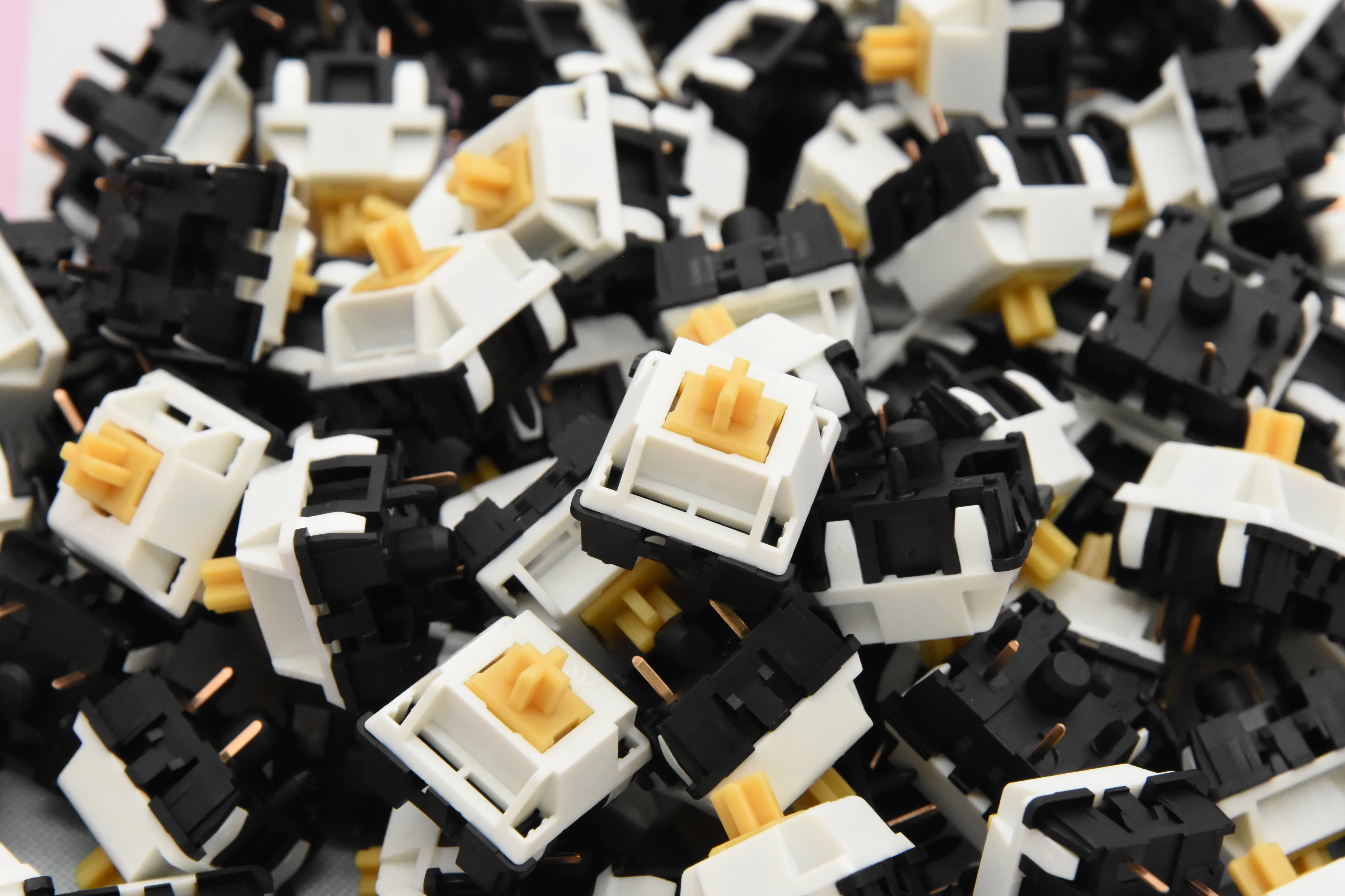 AKKO PENGUIN SILENT TACTILE SWITCH (45PCS) - Image 5