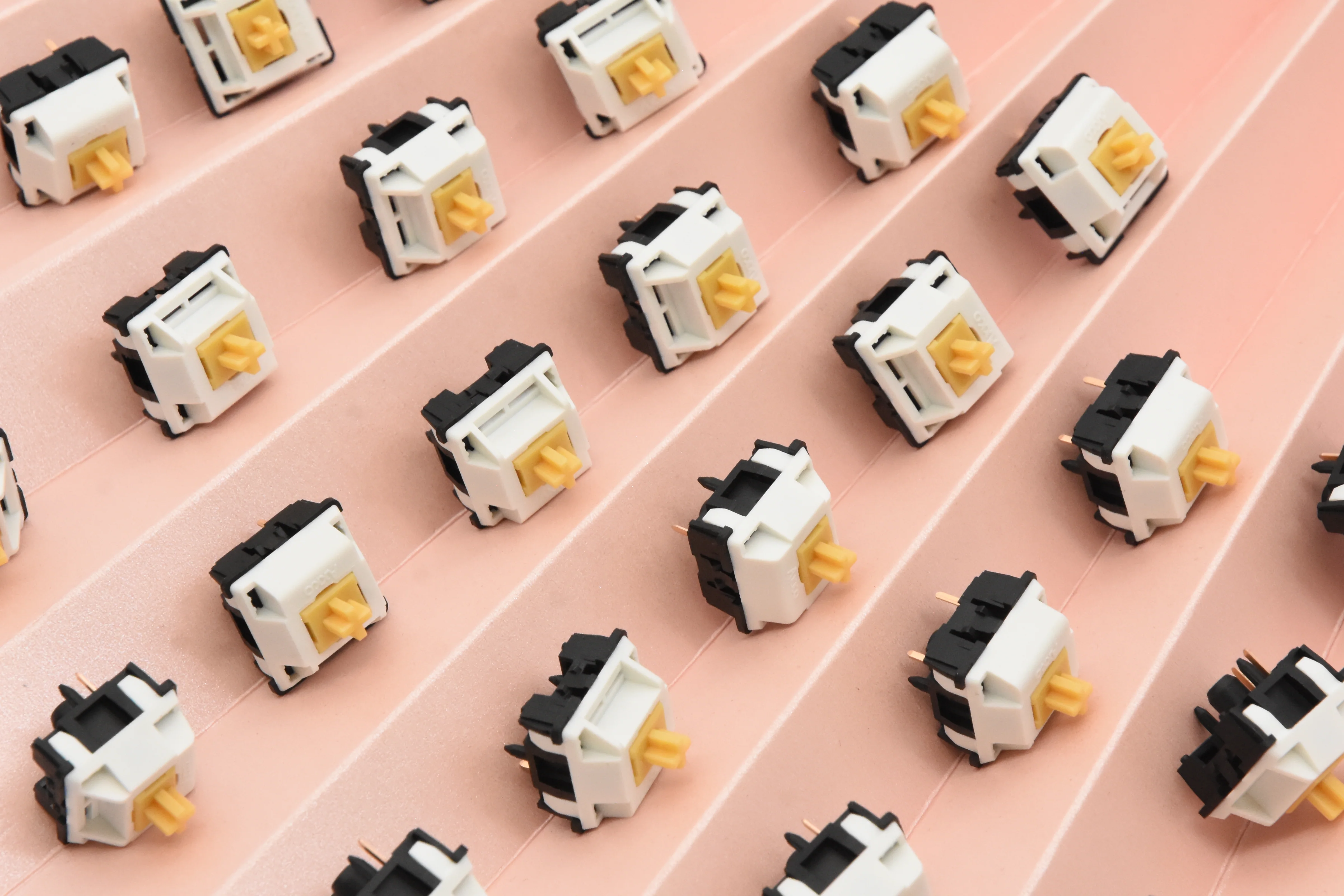 AKKO PENGUIN SILENT TACTILE SWITCH (45PCS) - Image 8