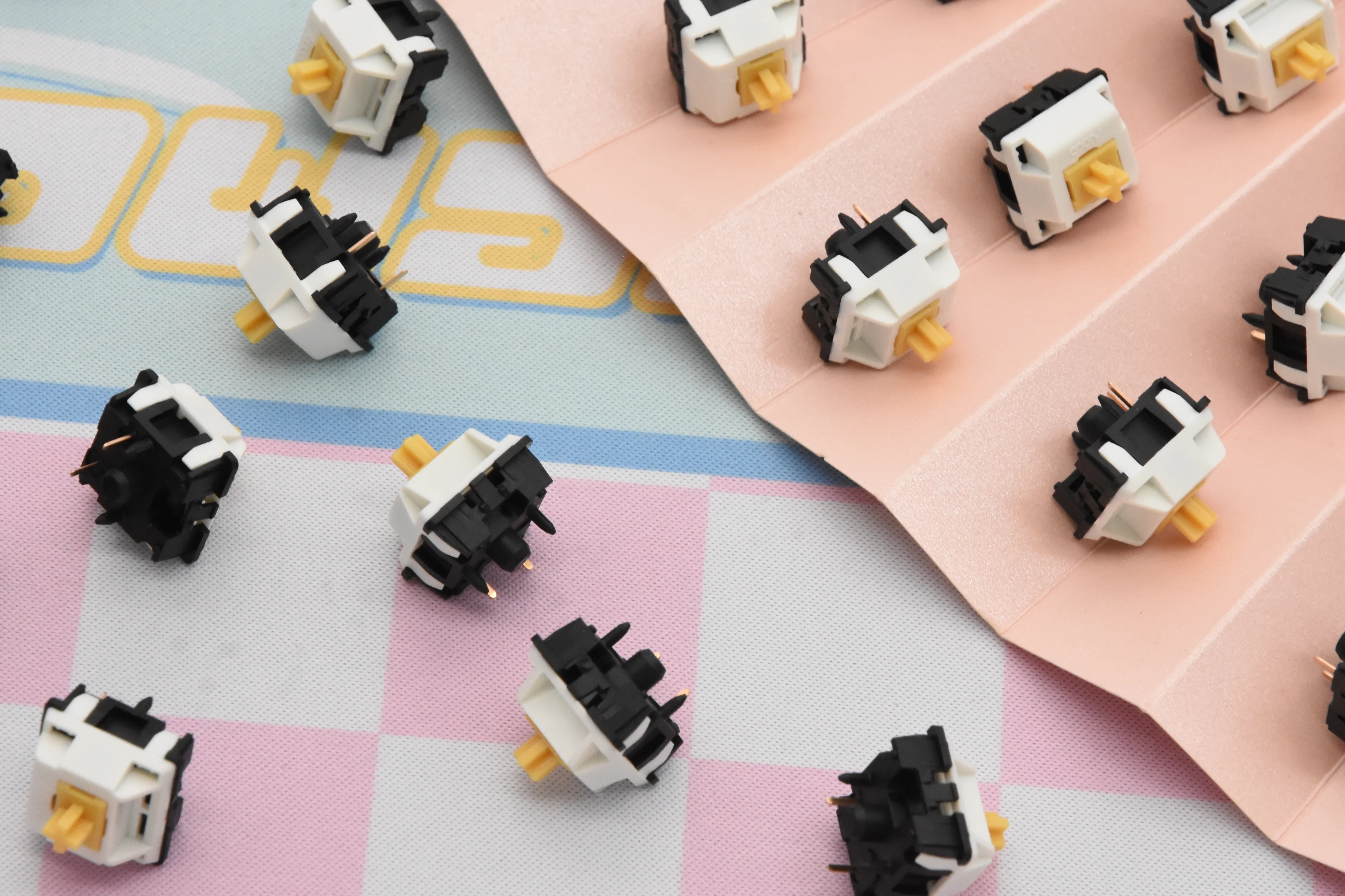 AKKO PENGUIN SILENT TACTILE SWITCH (45PCS) - Image 9