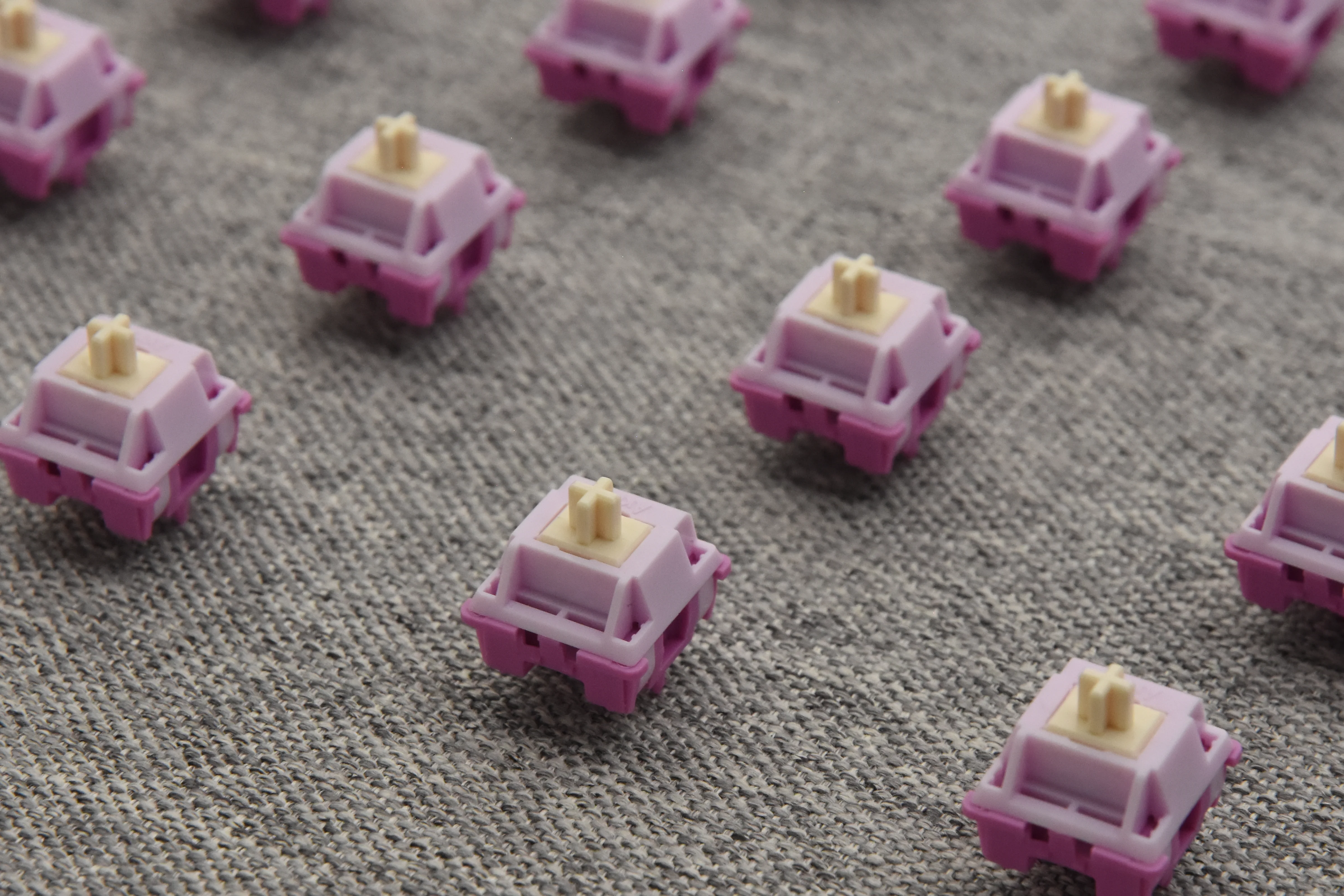 AKKO V3 CREAMY PURPLE PRO TACTILE SWITCH (45PCS) - Image 12