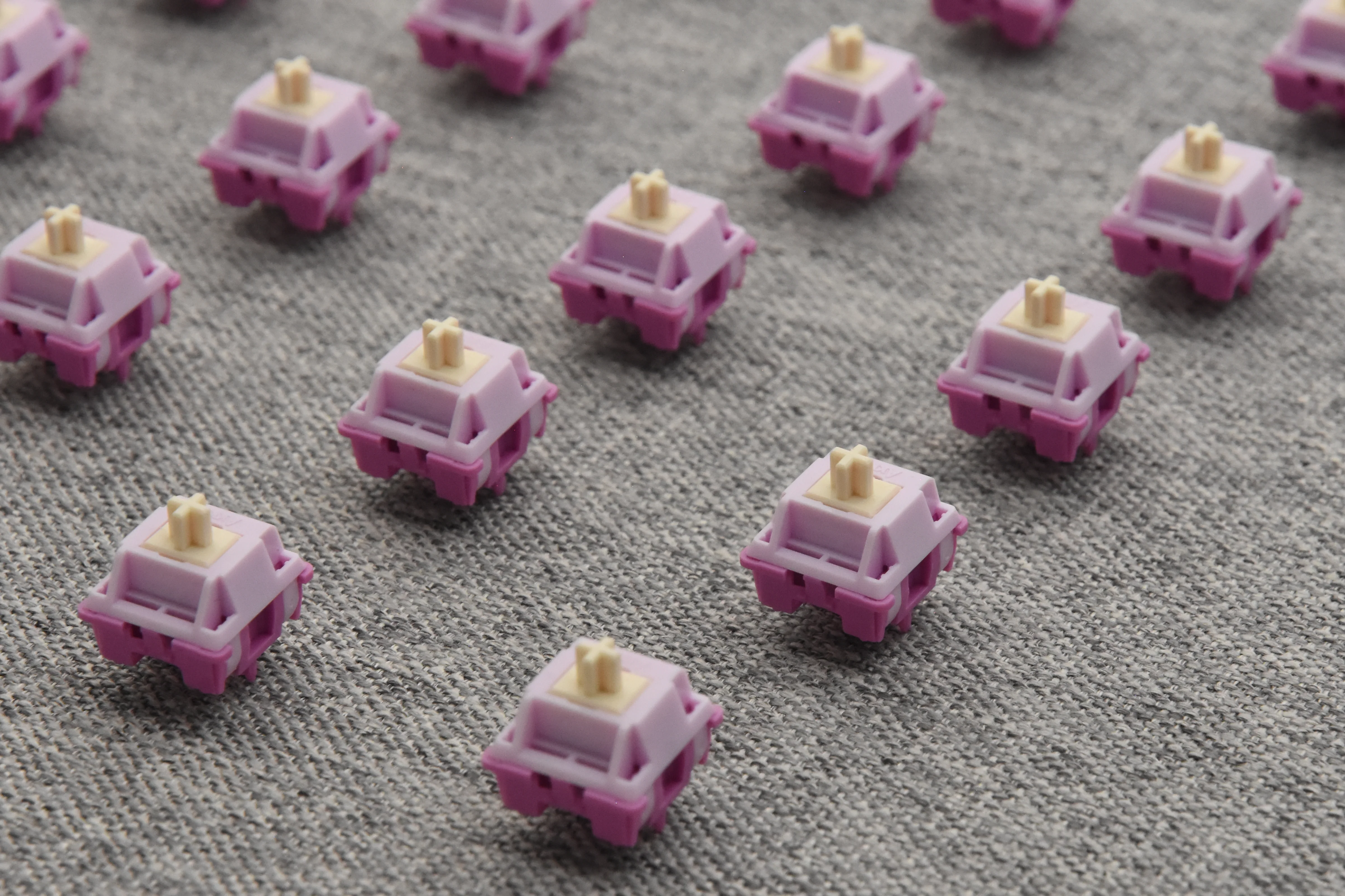 AKKO V3 CREAMY PURPLE PRO TACTILE SWITCH (45PCS) - Image 13