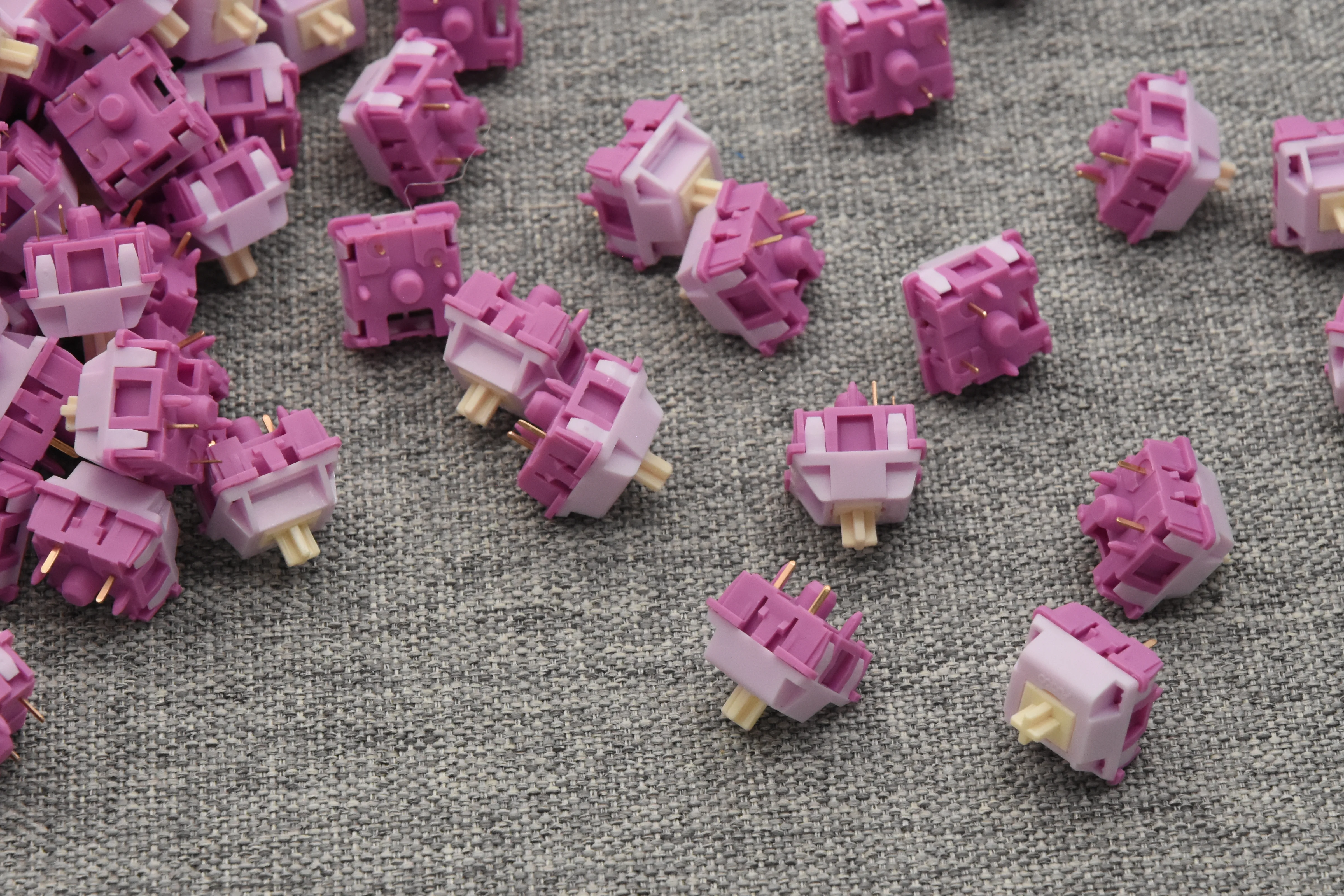 AKKO V3 CREAMY PURPLE PRO TACTILE SWITCH (45PCS) - Image 3
