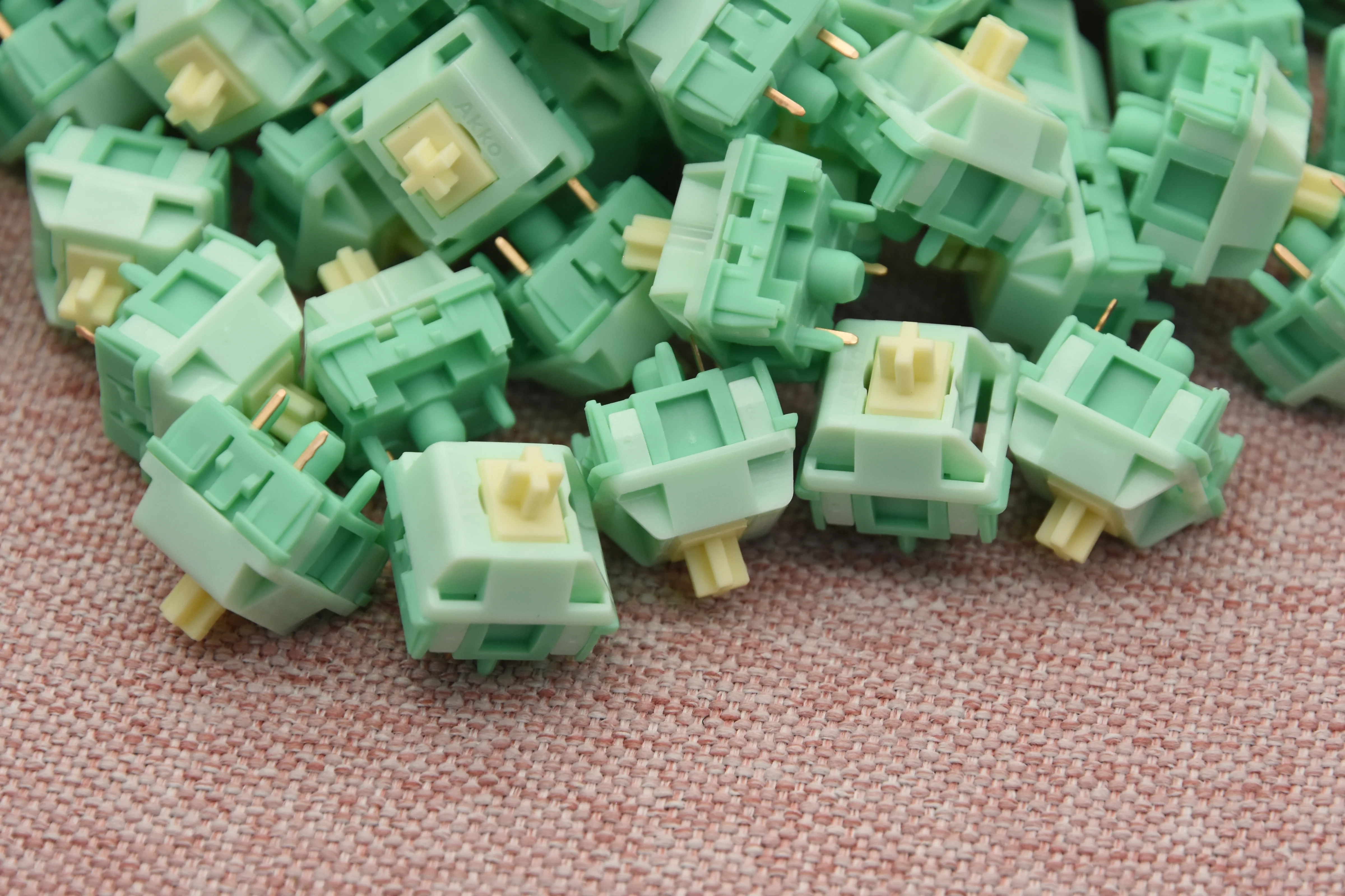Akko X HMX Cilantro Tactile Switch Factory Lubed (45PCS) - Image 3