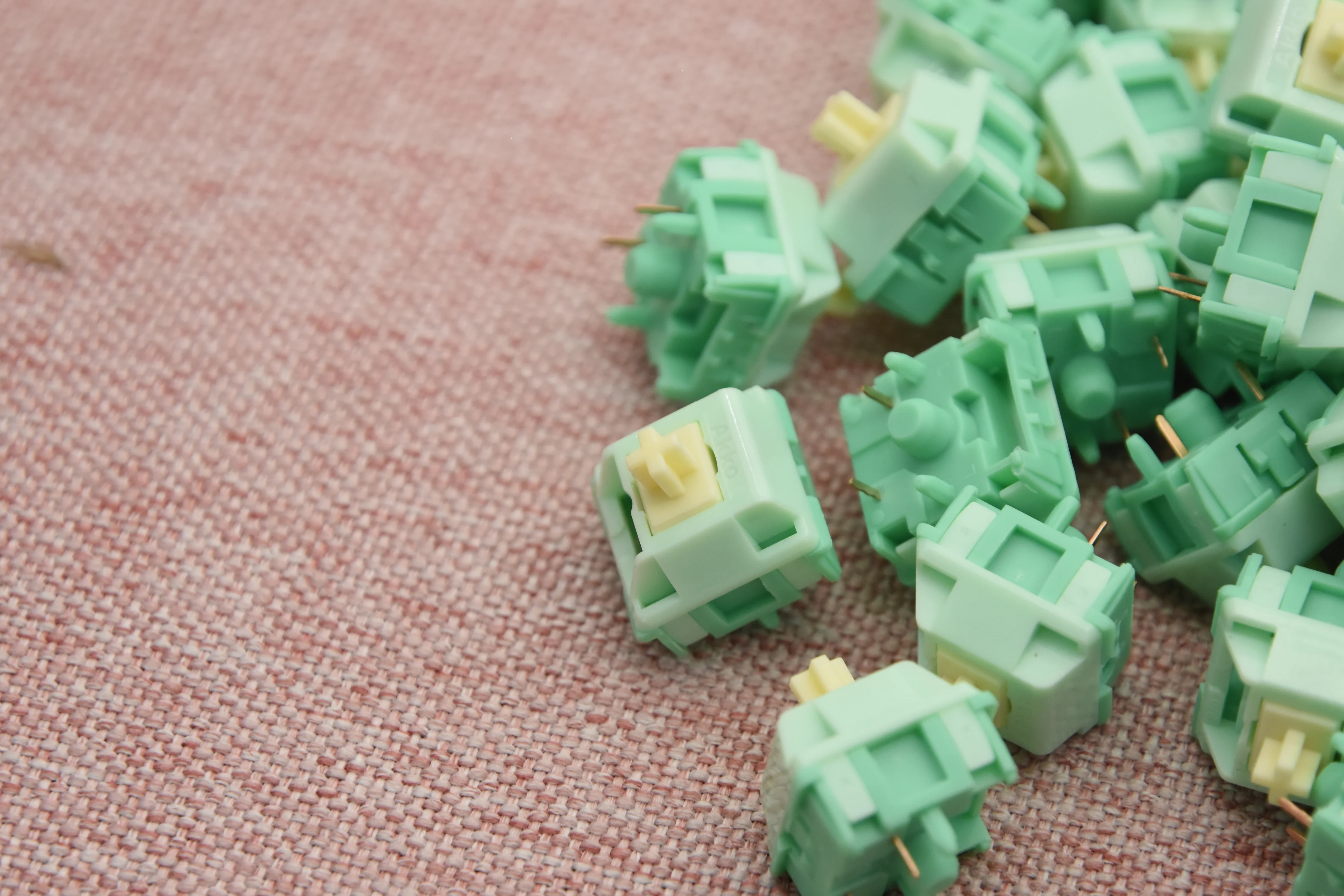Akko X HMX Cilantro Tactile Switch Factory Lubed (45PCS) - Image 4