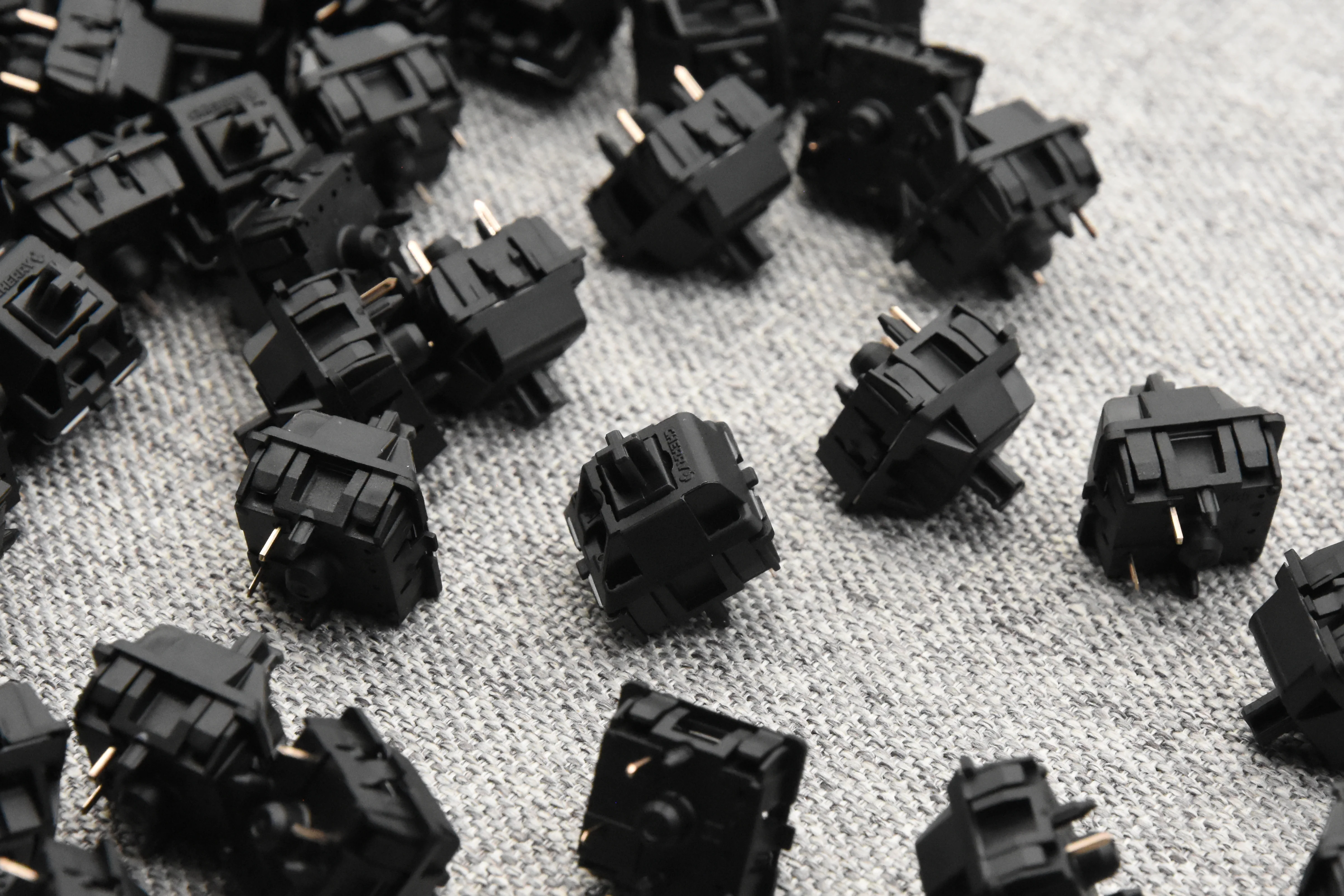 BROKEN-IN CHERRY MX SWITCHES (10PCS) - Image 31