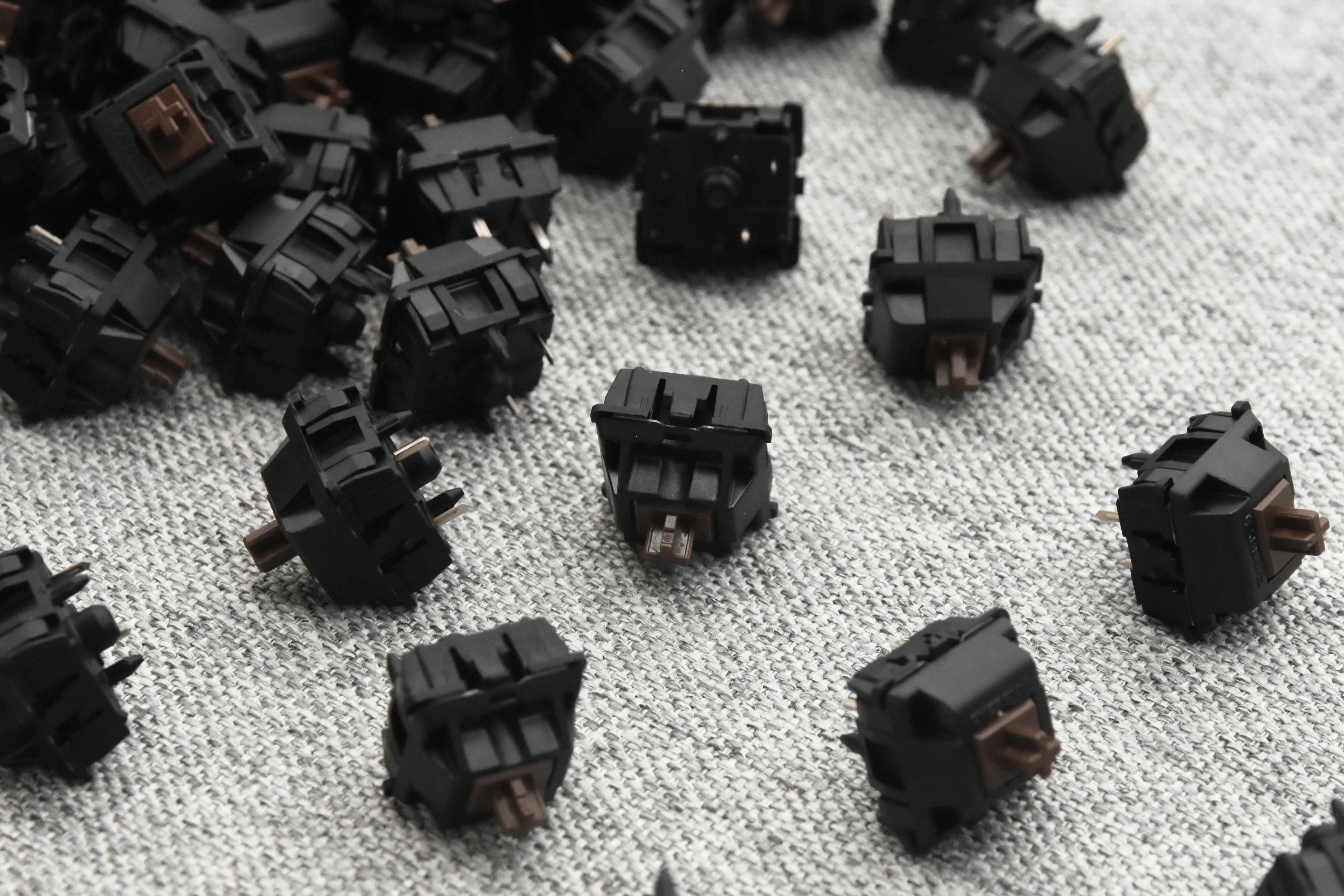 BROKEN-IN CHERRY MX SWITCHES (10PCS) - Image 8