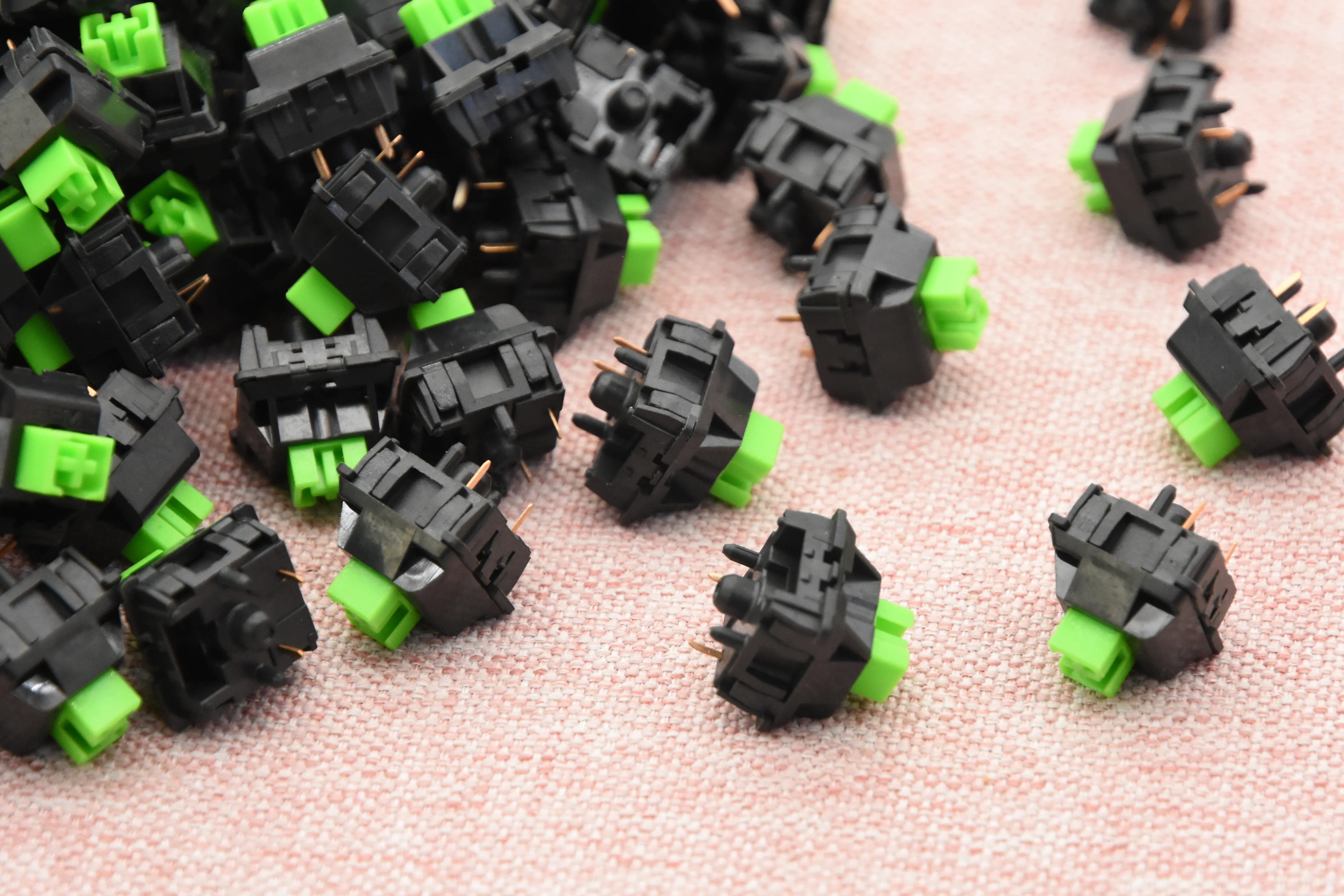 BSUN GREEN ARROW LINEAR SWITCH FACTORY LUBED (10PCS) - Image 3
