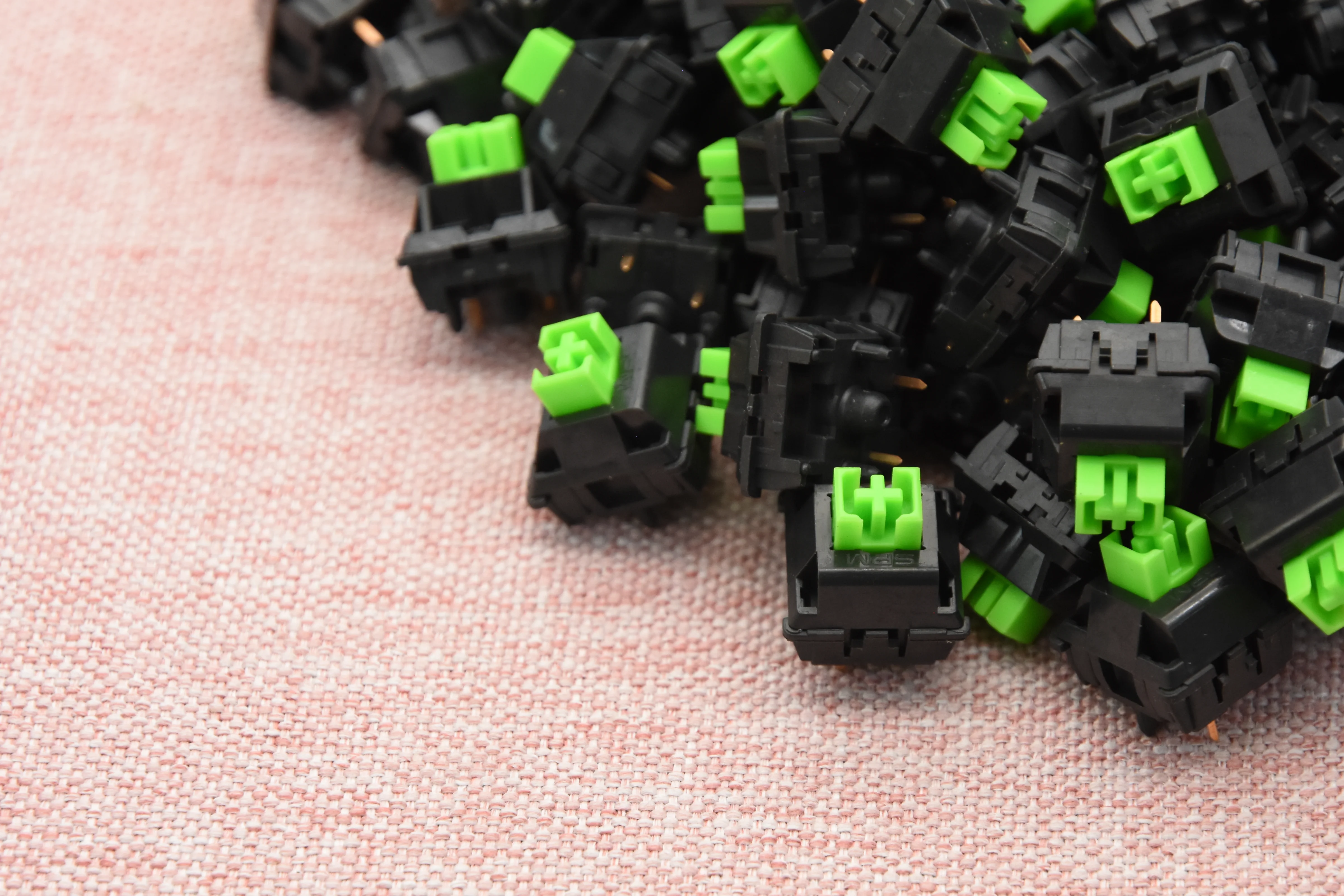 BSUN GREEN ARROW LINEAR SWITCH FACTORY LUBED (10PCS) - Image 4