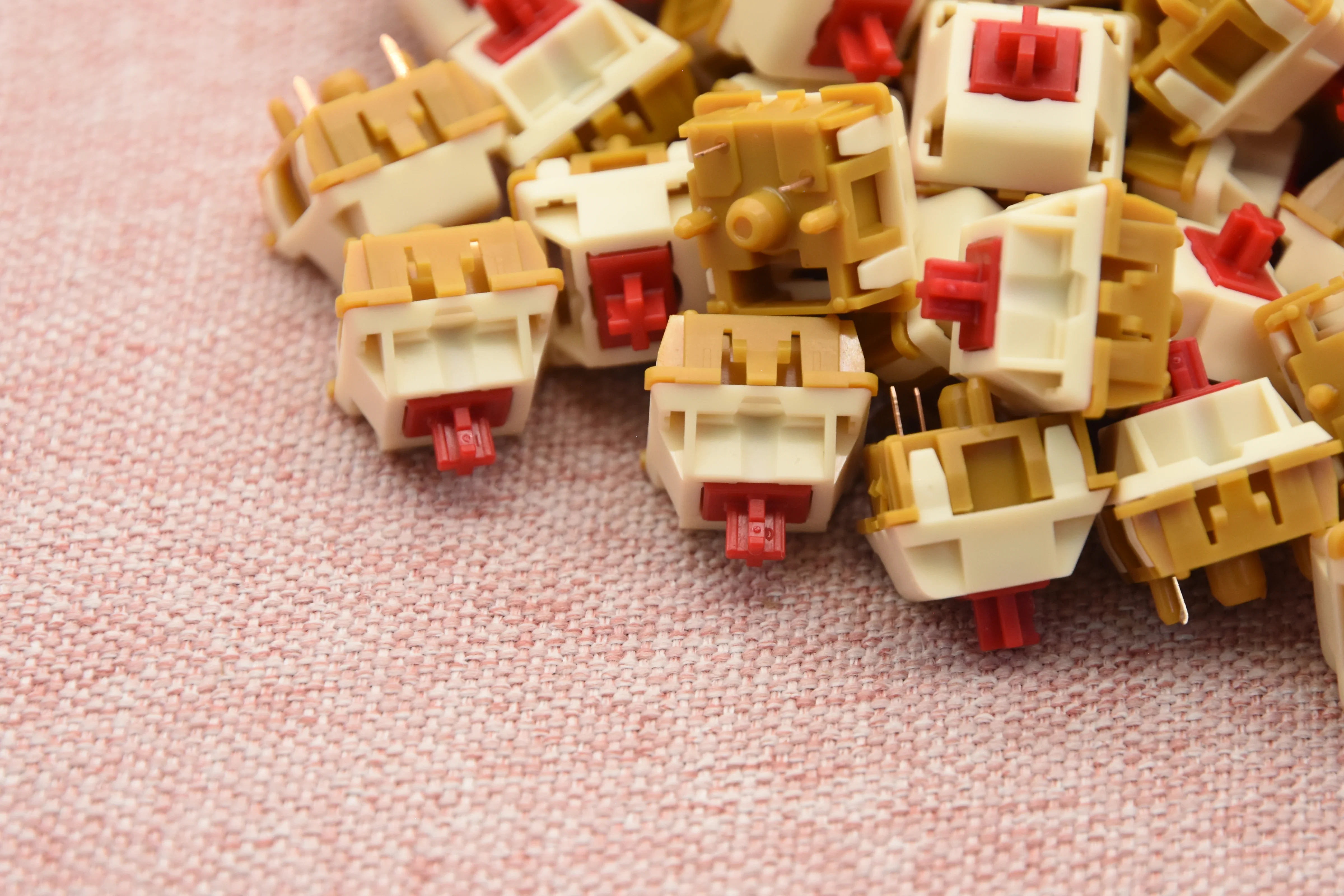 BSUN Strawberry Cheesecake Tactile Switch R2 Factory Lubed (10PCS) - Image 4
