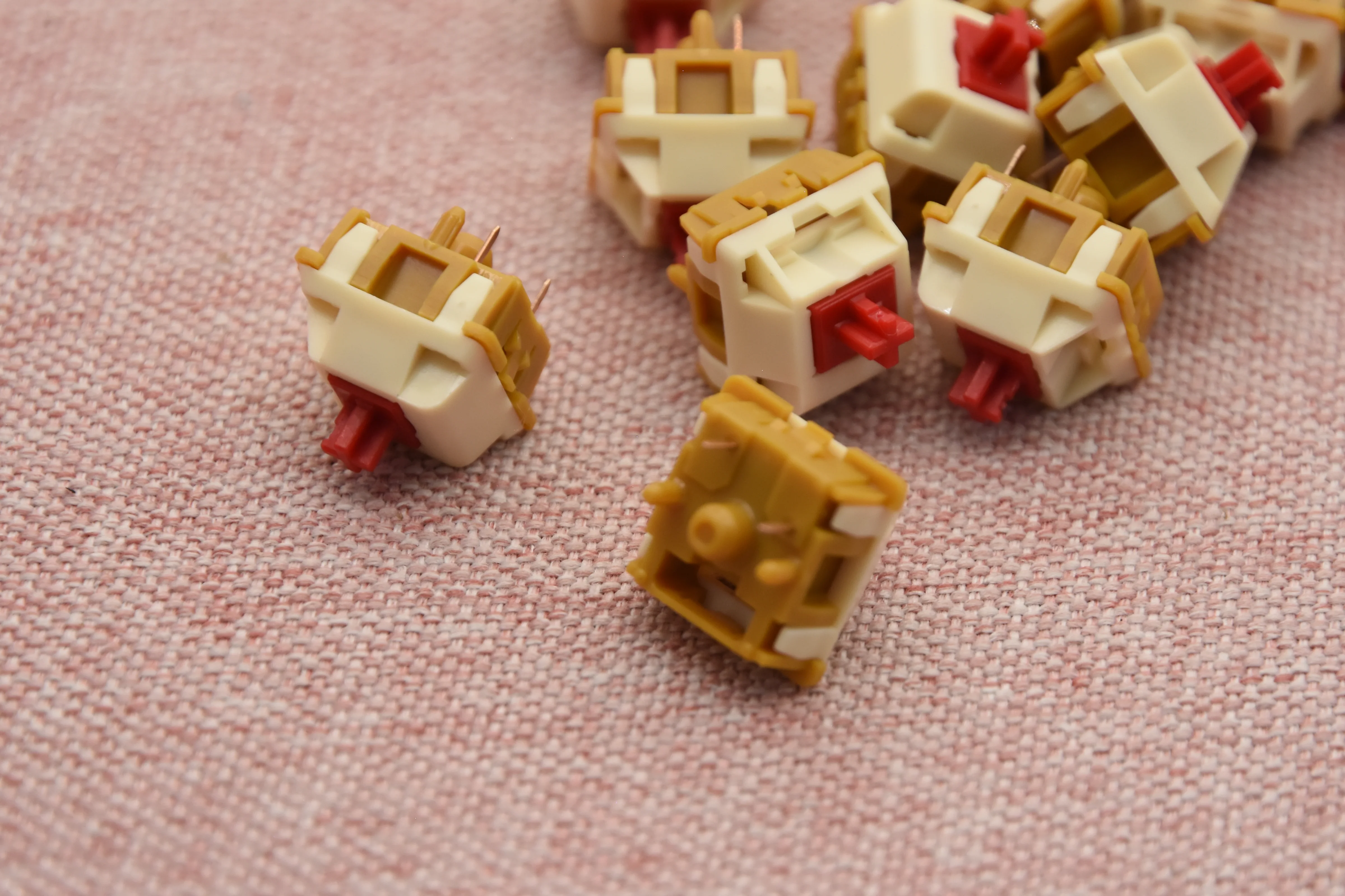 BSUN Strawberry Cheesecake Tactile Switch R2 Factory Lubed (10PCS) - Image 9