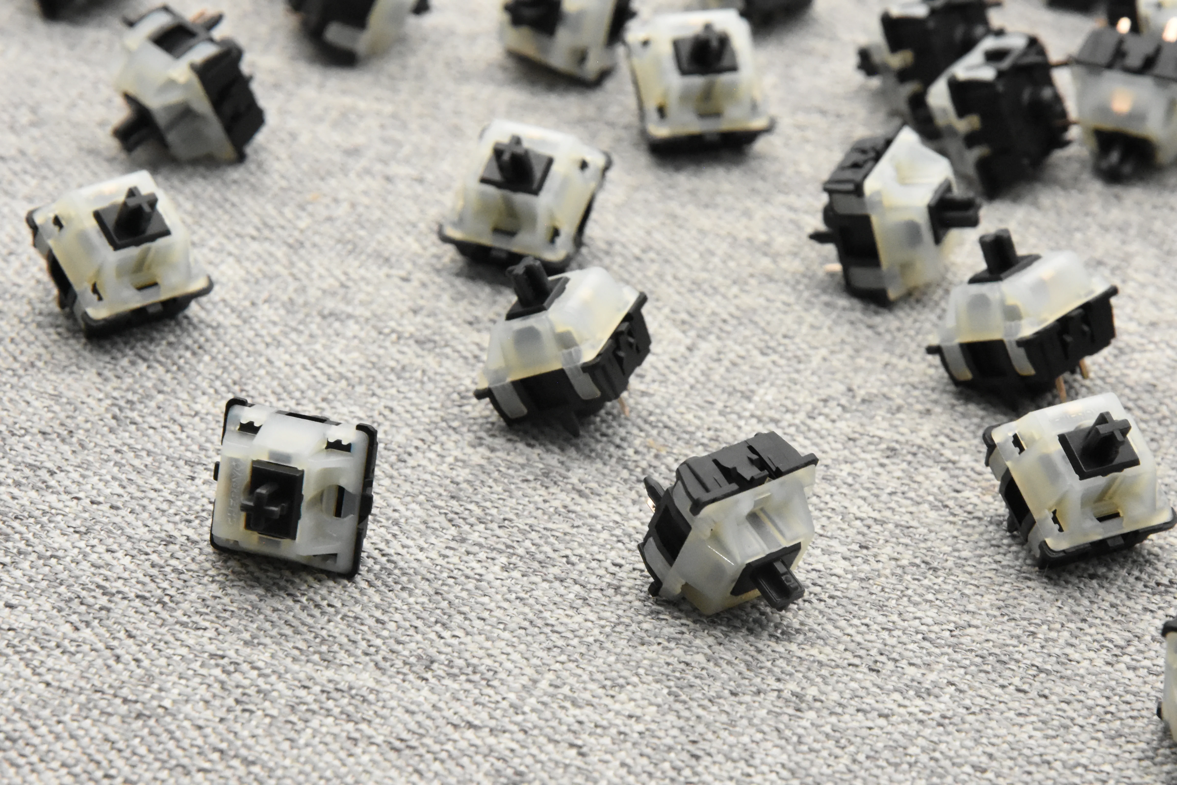CHERRY MX NIXIE DRY LINEAR SWITCH (10PCS) - Image 12
