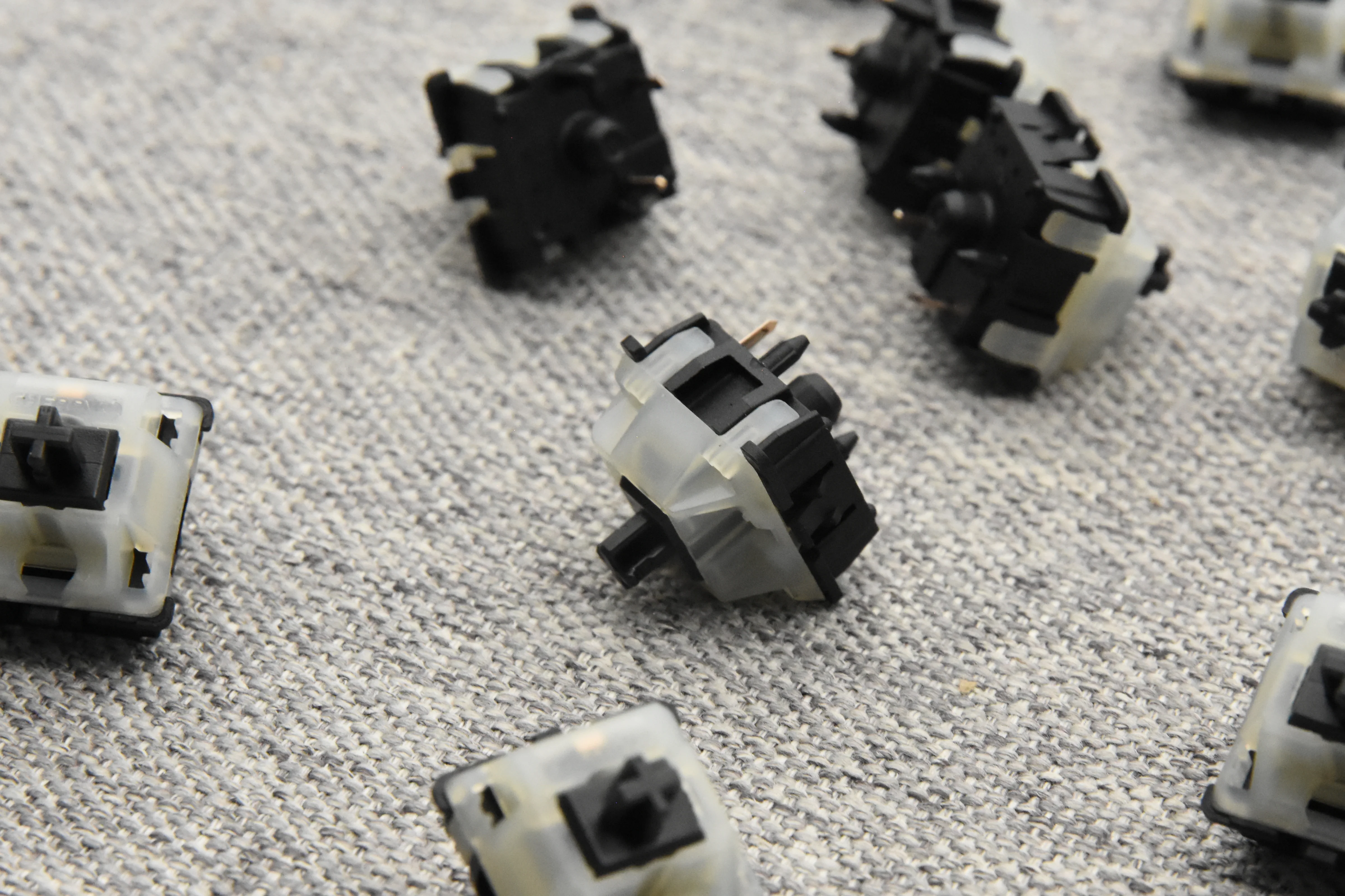 CHERRY MX NIXIE DRY LINEAR SWITCH (10PCS) - Image 4