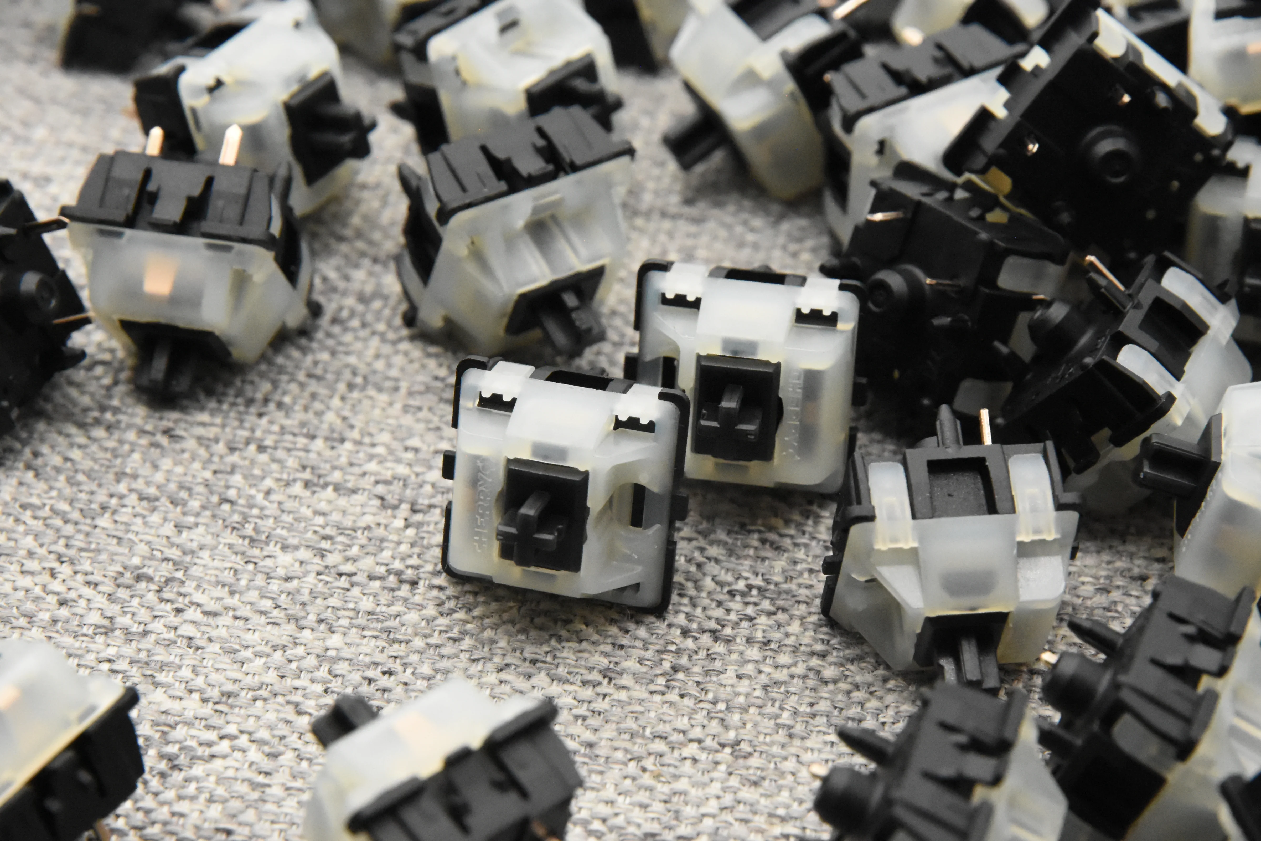 CHERRY MX NIXIE DRY LINEAR SWITCH (10PCS) - Image 6