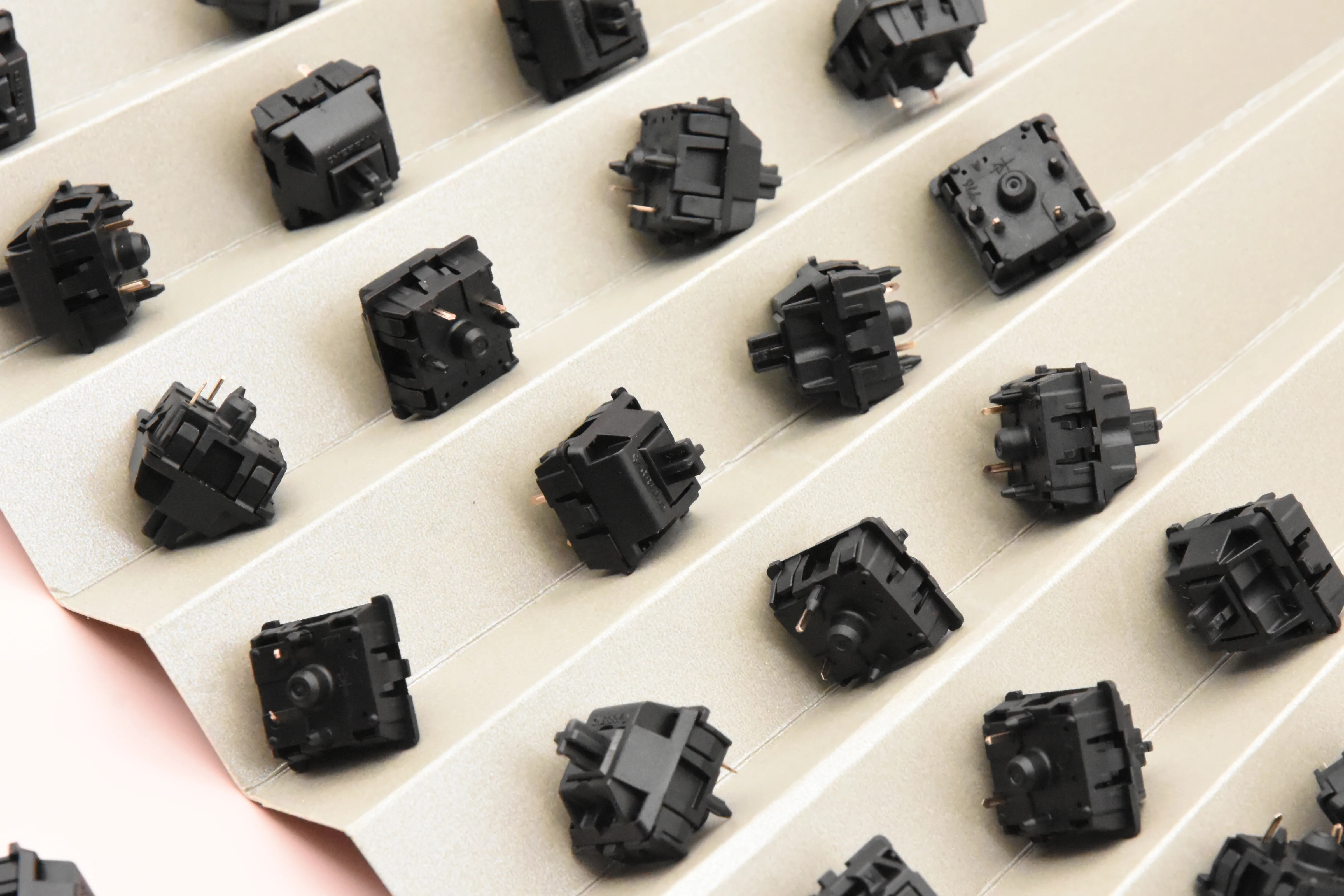 CHERRY MX1A HYPERGLIDE BLACK LINEAR SWITCH (10PCS) - Image 10