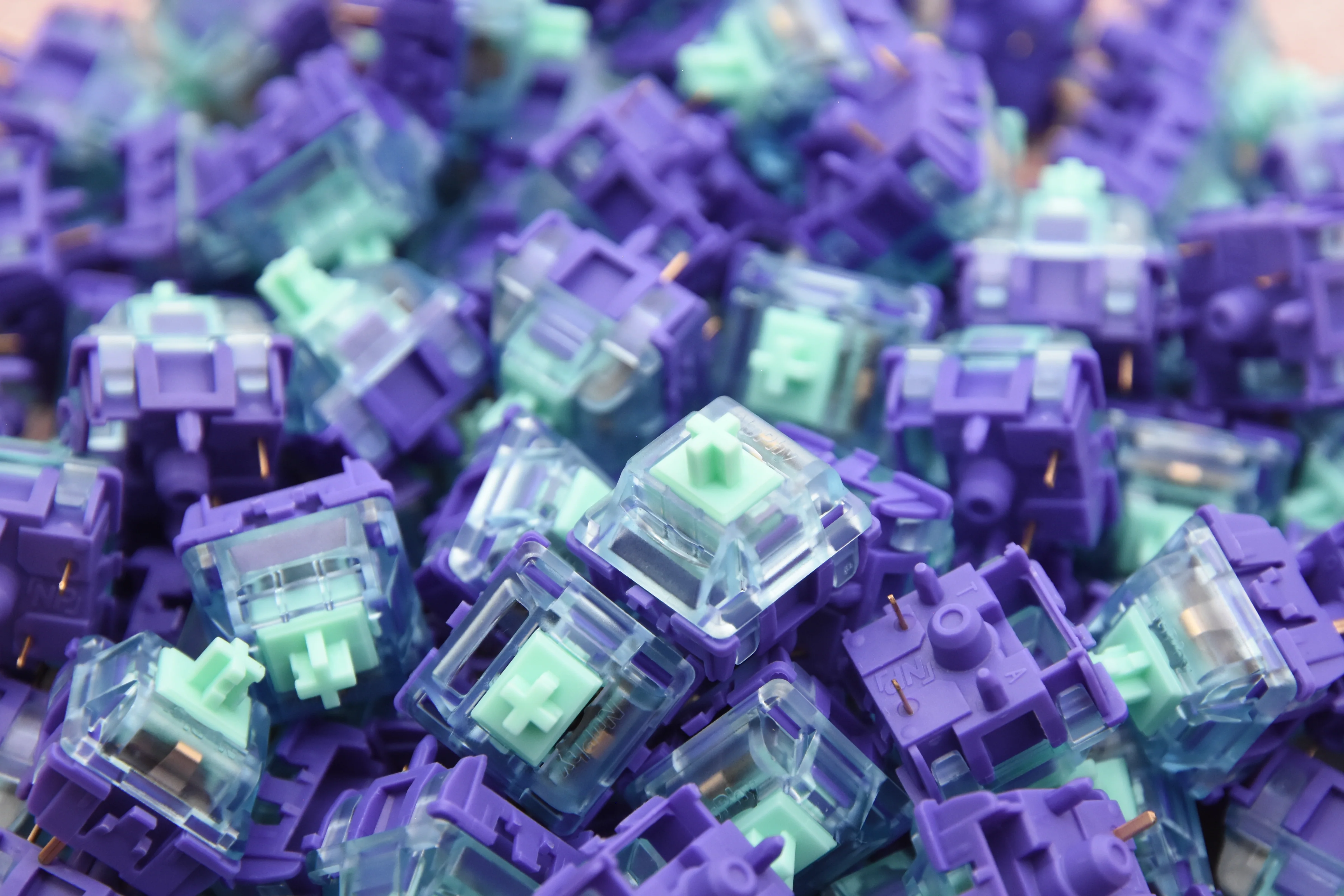 GATERON AZURE DRAGON V4 TACTILE SWITCH FACTORY LUBED (10PCS) - Image 2