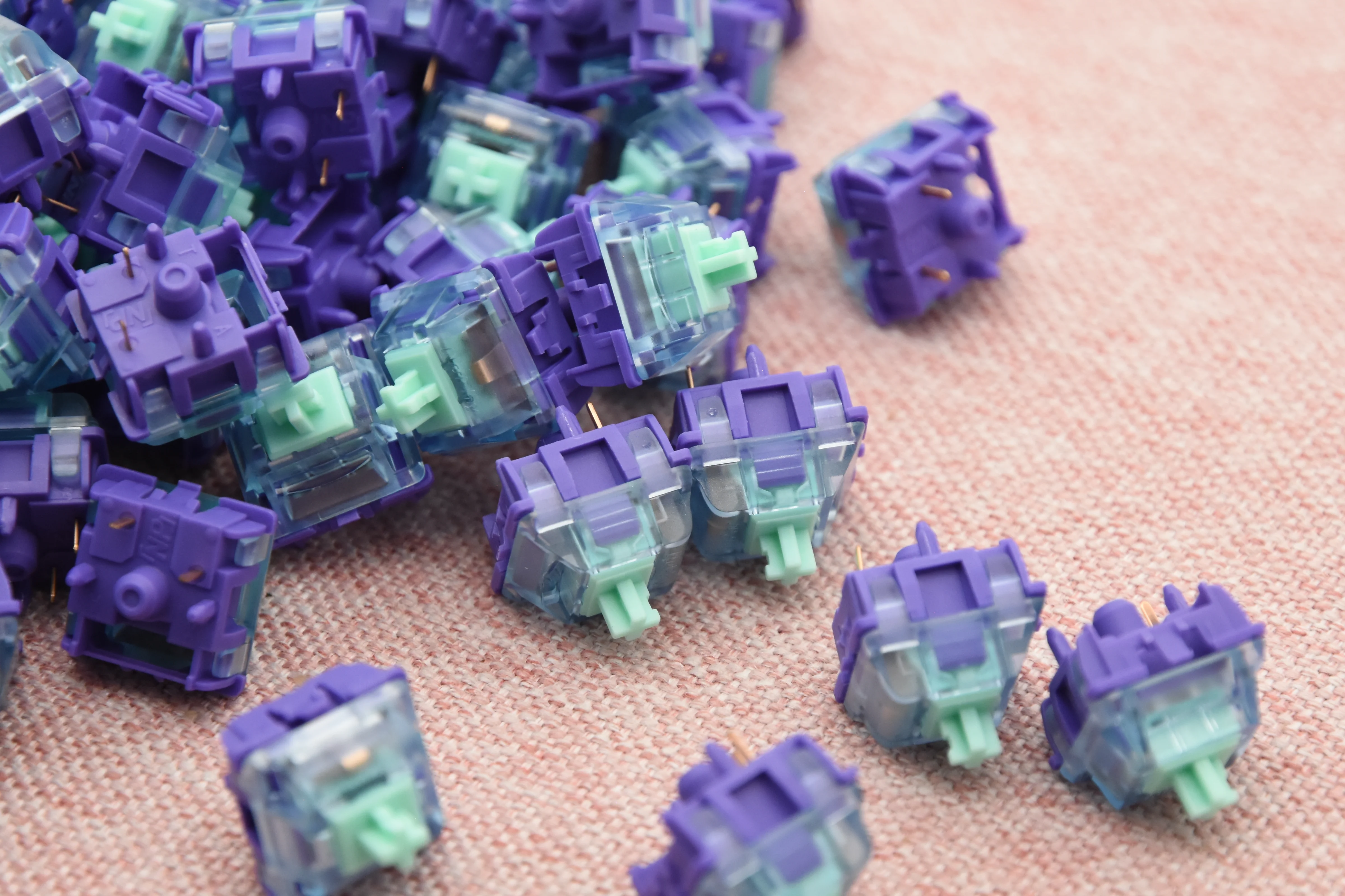 GATERON AZURE DRAGON V4 TACTILE SWITCH FACTORY LUBED (10PCS) - Image 4
