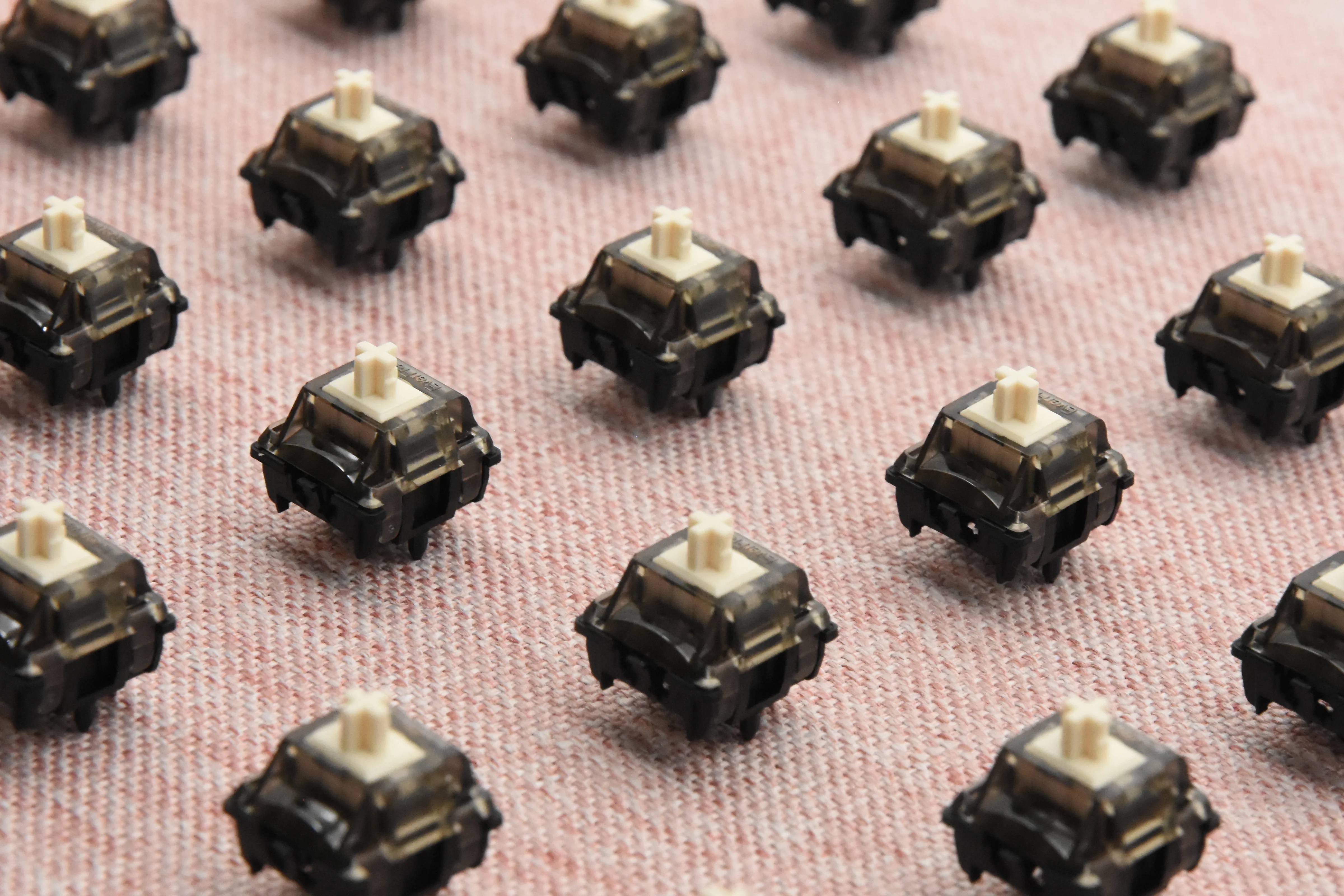 GATERON EVERFREE DARK ONE LINEAR SWITCH FACTORY LUBED EDITION (10PCS) - Image 10
