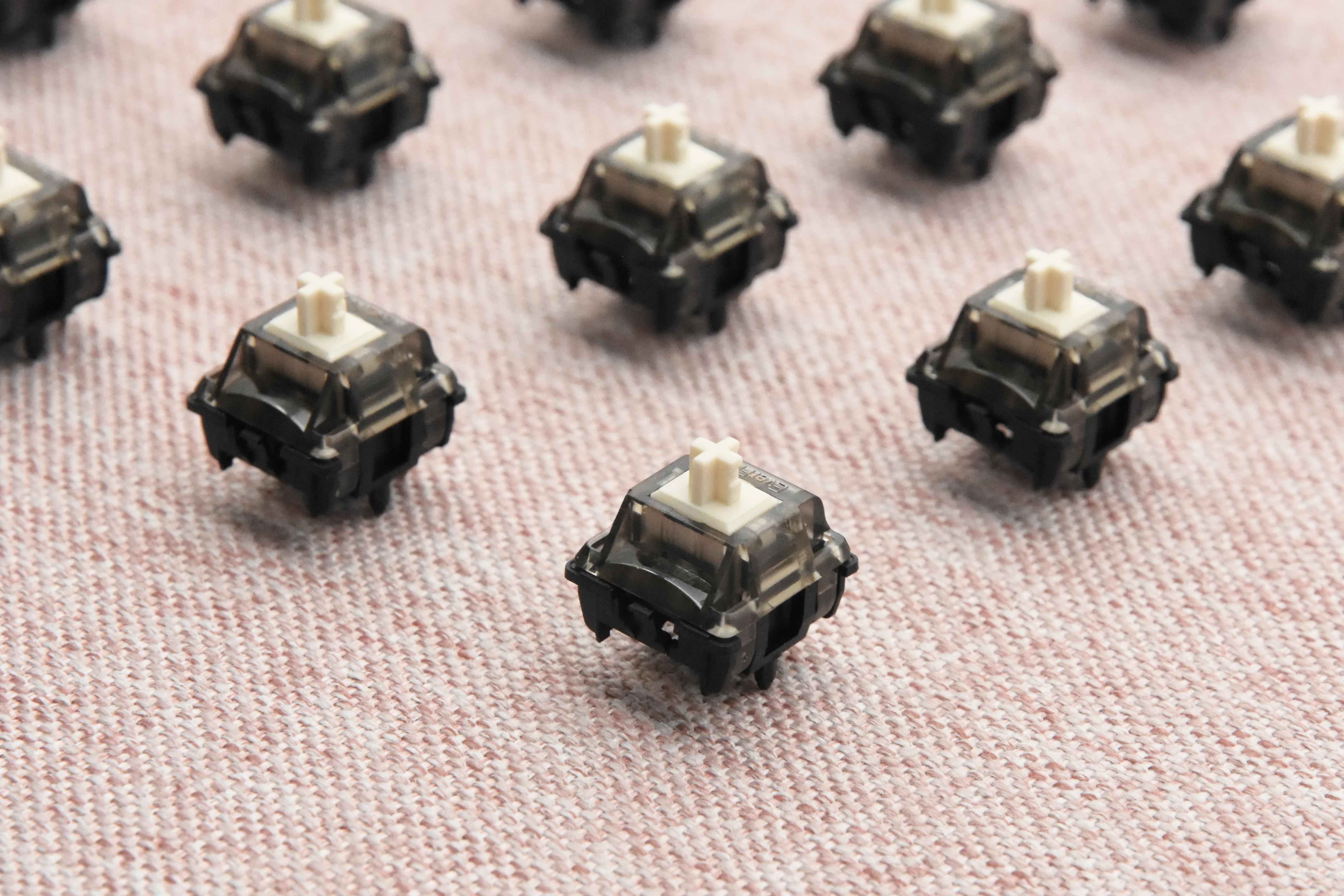 GATERON EVERFREE DARK ONE LINEAR SWITCH FACTORY LUBED EDITION (10PCS) - Image 12