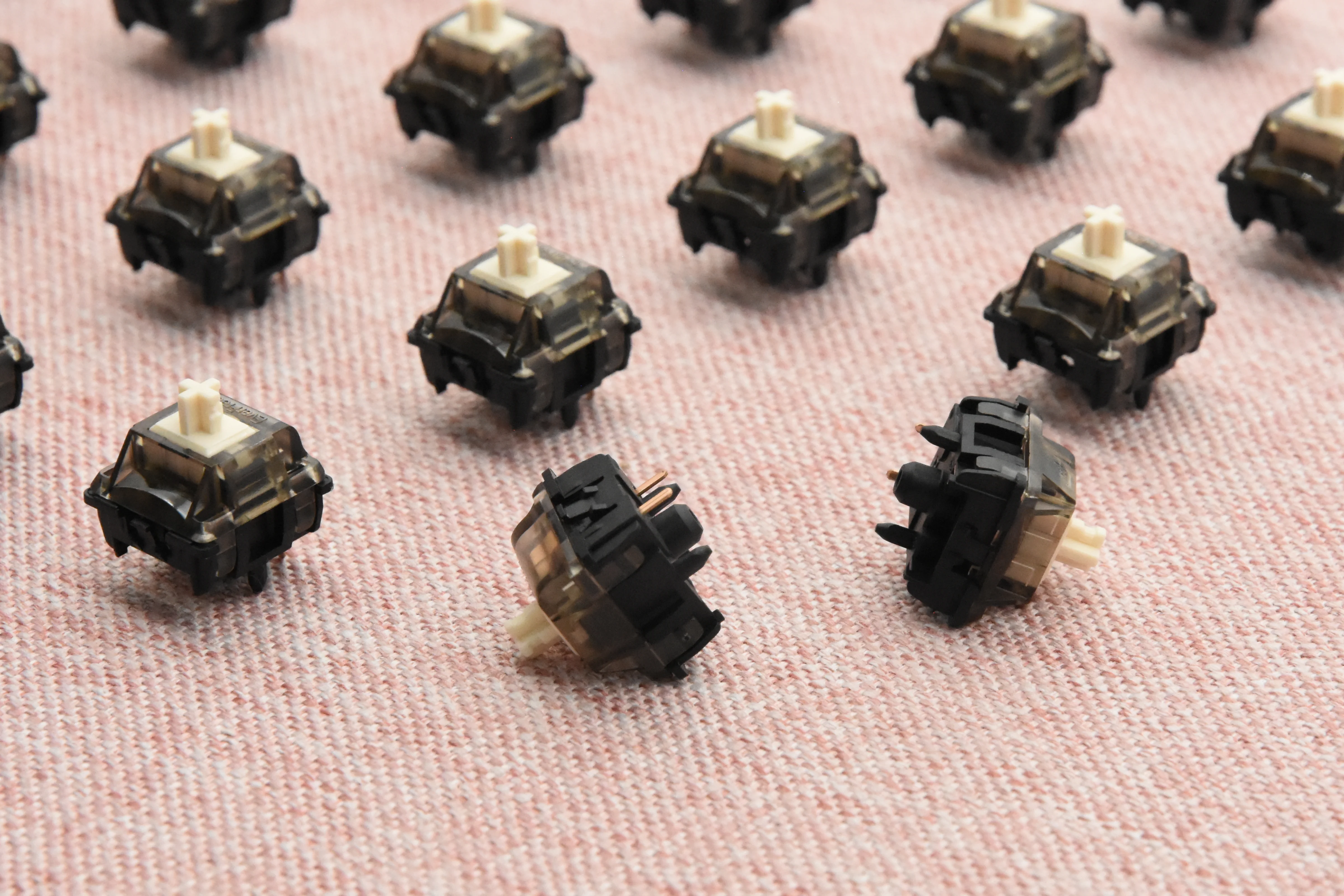 GATERON EVERFREE DARK ONE LINEAR SWITCH FACTORY LUBED EDITION (10PCS) - Image 14