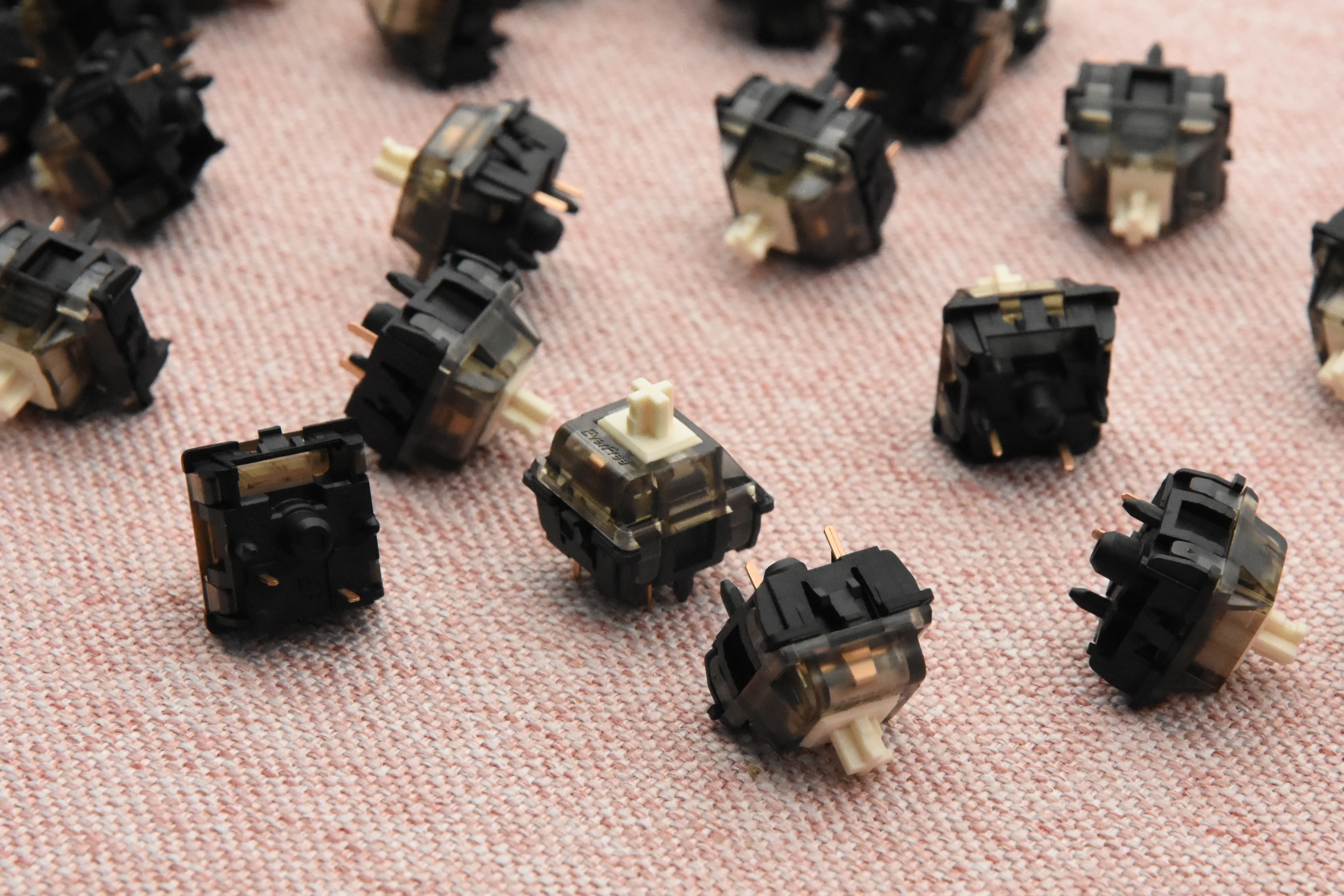 GATERON EVERFREE DARK ONE LINEAR SWITCH FACTORY LUBED EDITION (10PCS) - Image 4