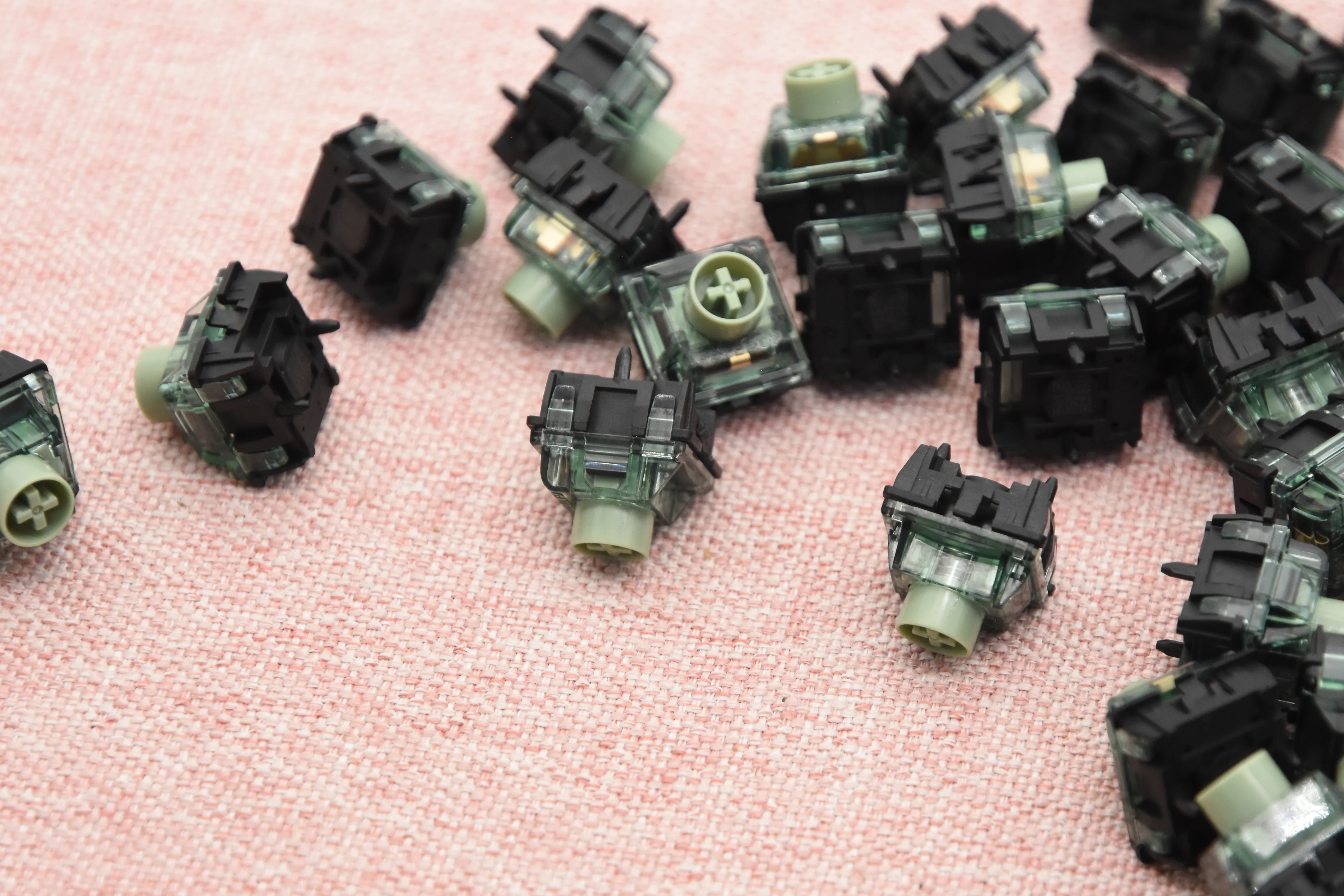 GATERON Magnetic Jade Emerald Heavy Tactile Switch Factory Lubed (10PCS) - Image 13