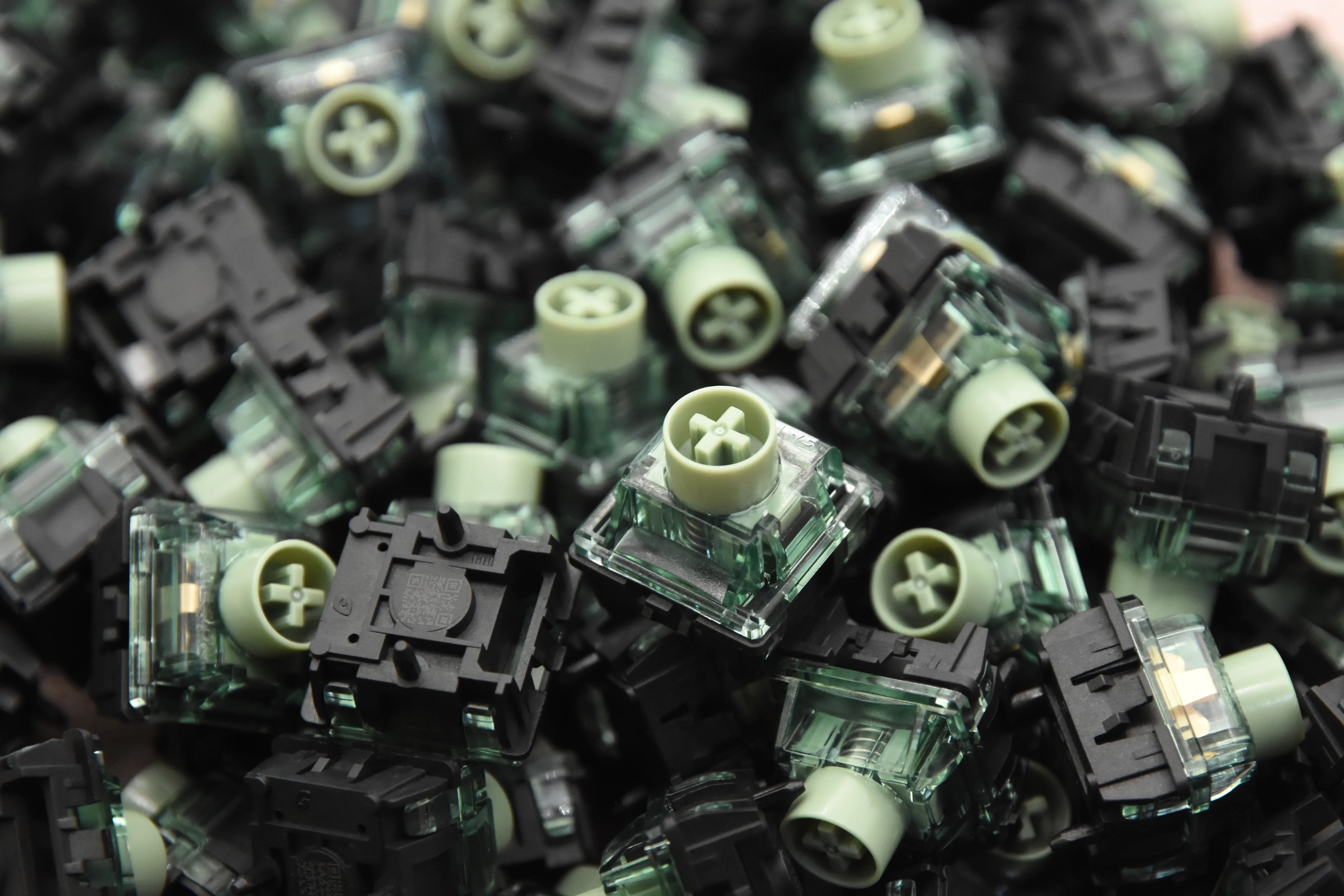 GATERON Magnetic Jade Emerald Heavy Tactile Switch Factory Lubed (10PCS) - Image 3