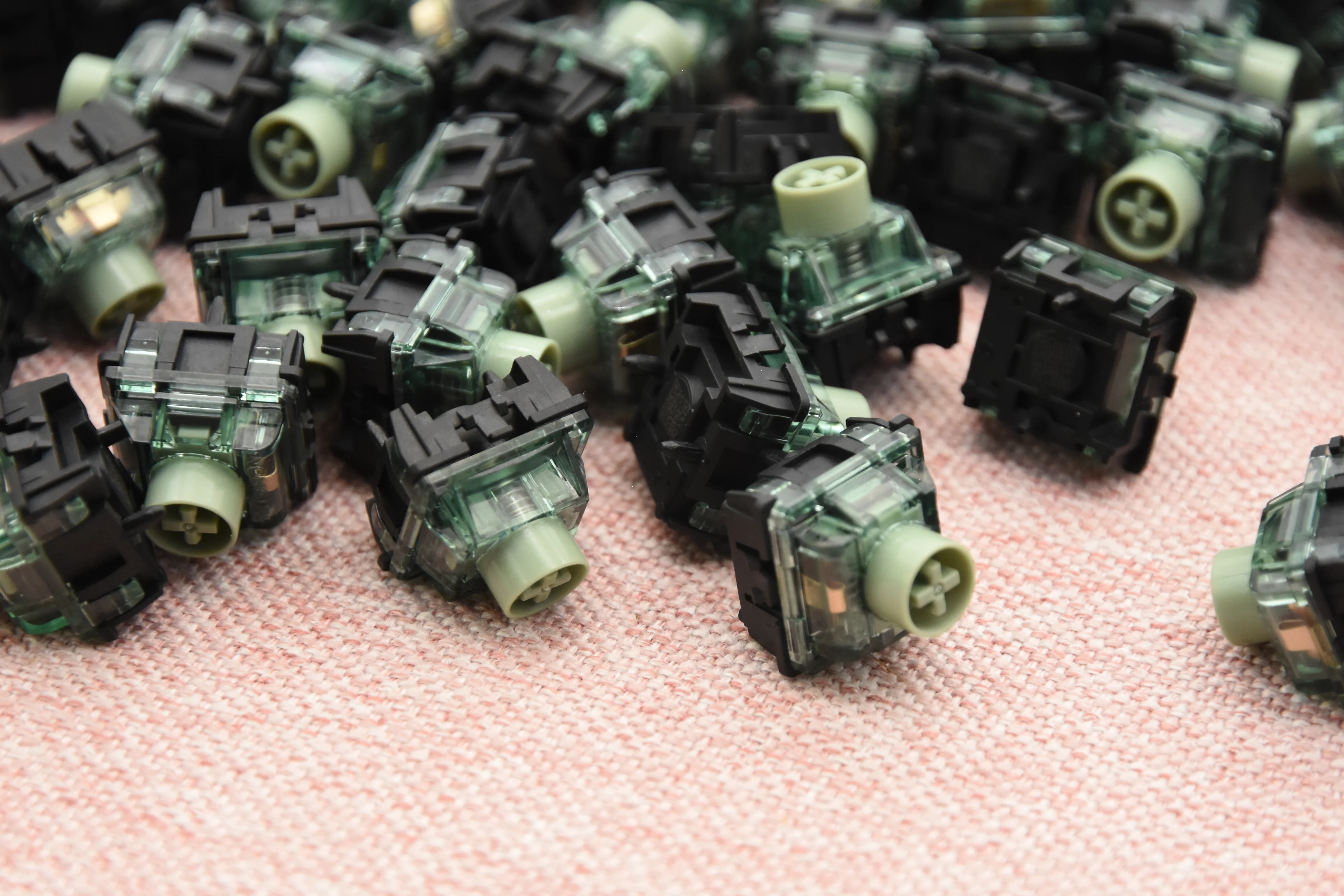GATERON Magnetic Jade Emerald Heavy Tactile Switch Factory Lubed (10PCS) - Image 7