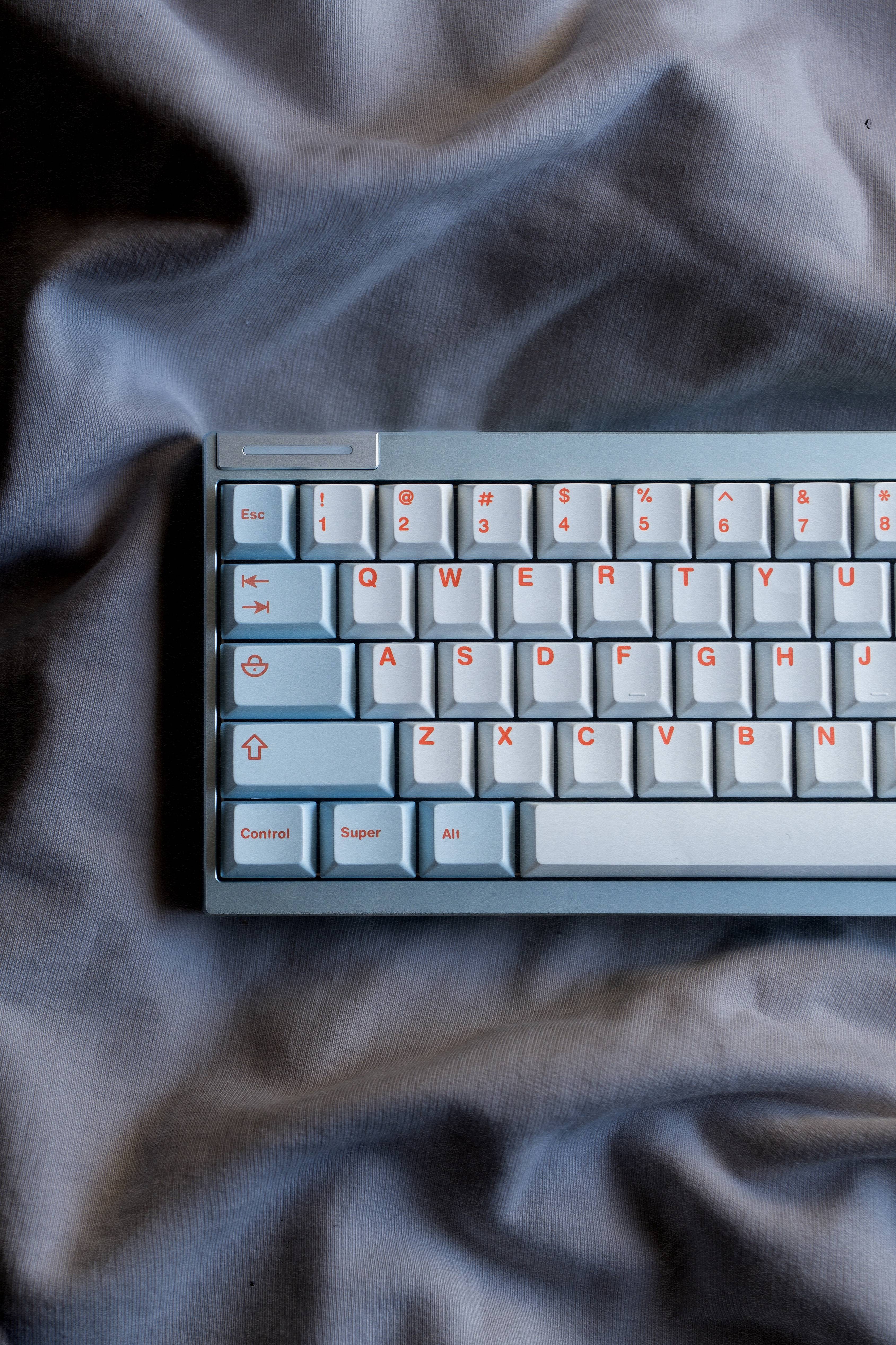 GOMASTER SALMON REBORN PBT DYE-SUBLIMATION KEYCAP SET INSTOCK EXTRA - Image 3