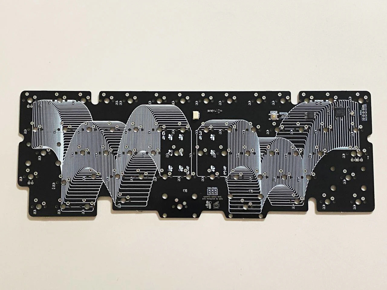 [Group Buy] TYPFACE COSMIC SANS R2 Barebone Kit - Image 7