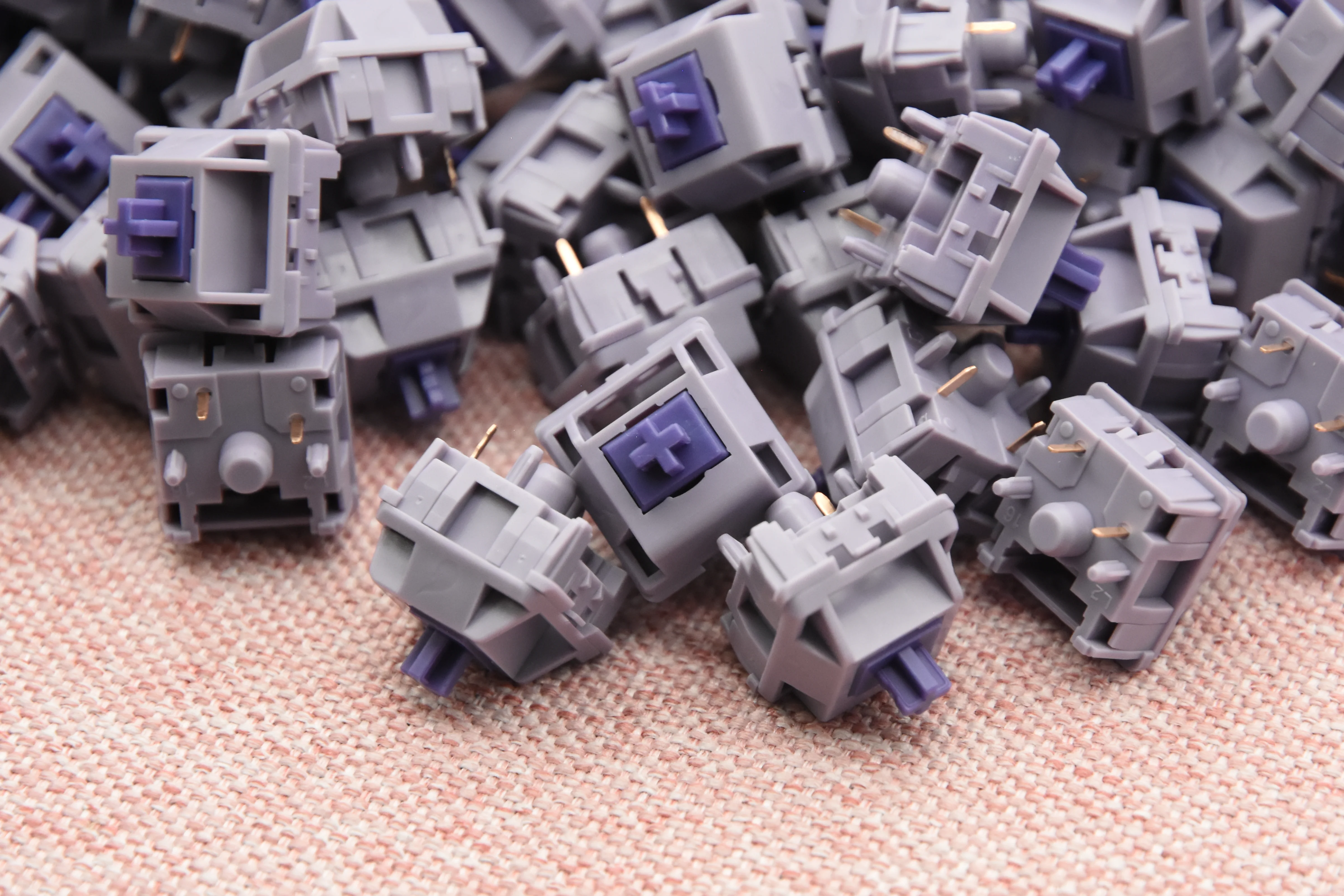 HMX COSMIC PURPLE LINEAR SWITCH FACTORY LUBED (10PCS) - Image 4