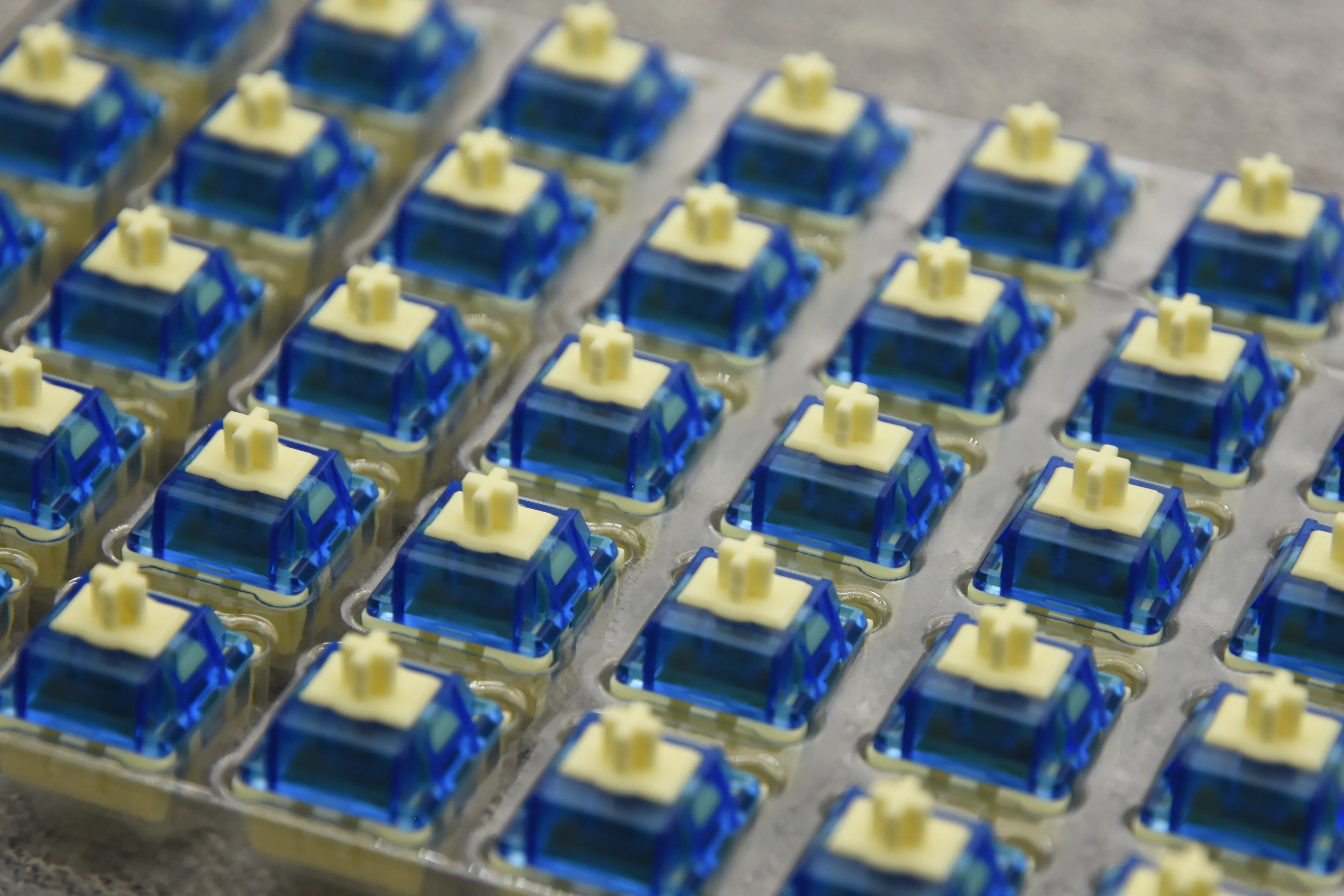 HMX CRYSTAL HE MAGNETIC GAMING SWITCH FACTORY LUBED (10PCS) - Image 4