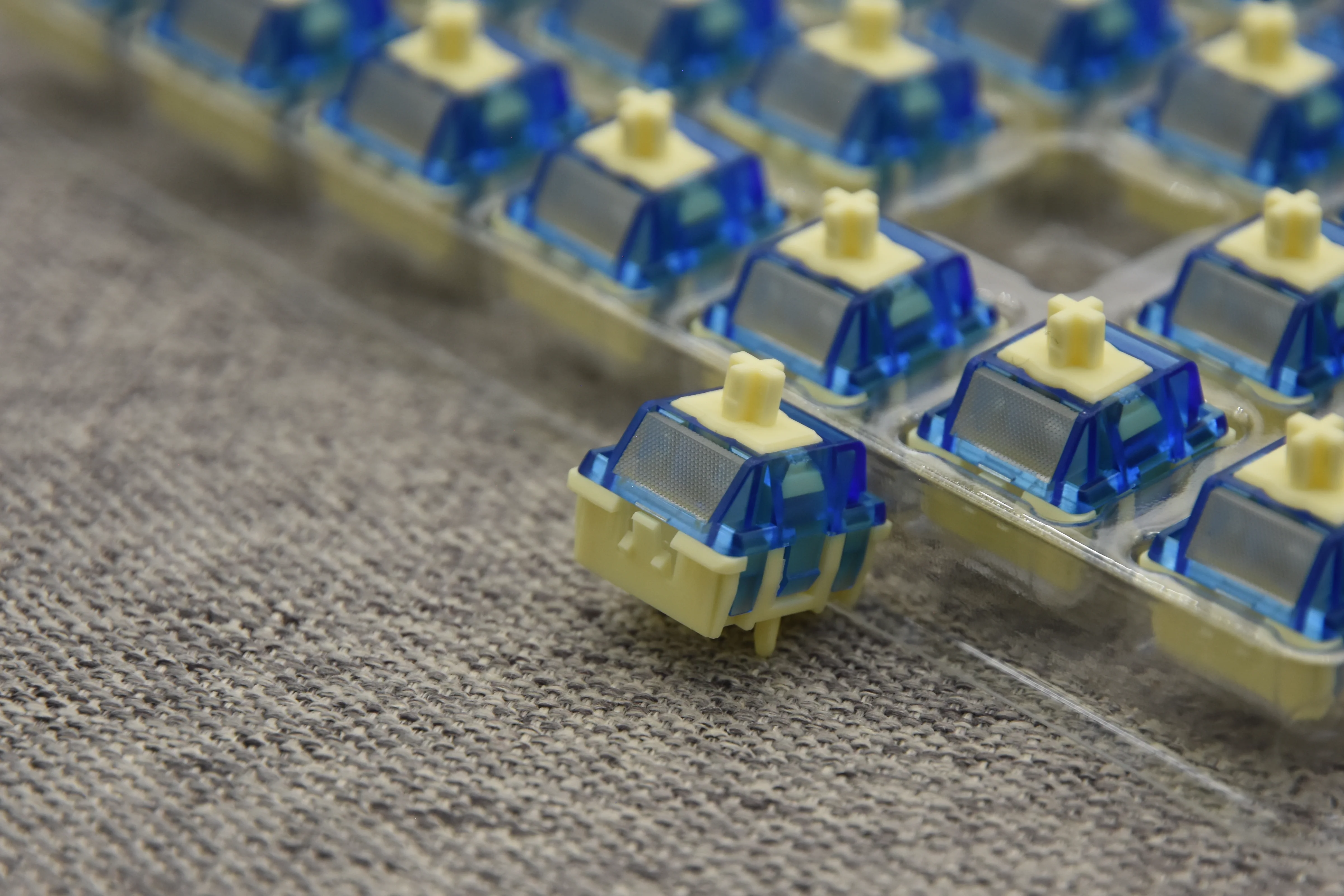 HMX CRYSTAL HE MAGNETIC GAMING SWITCH FACTORY LUBED (10PCS) - Image 6