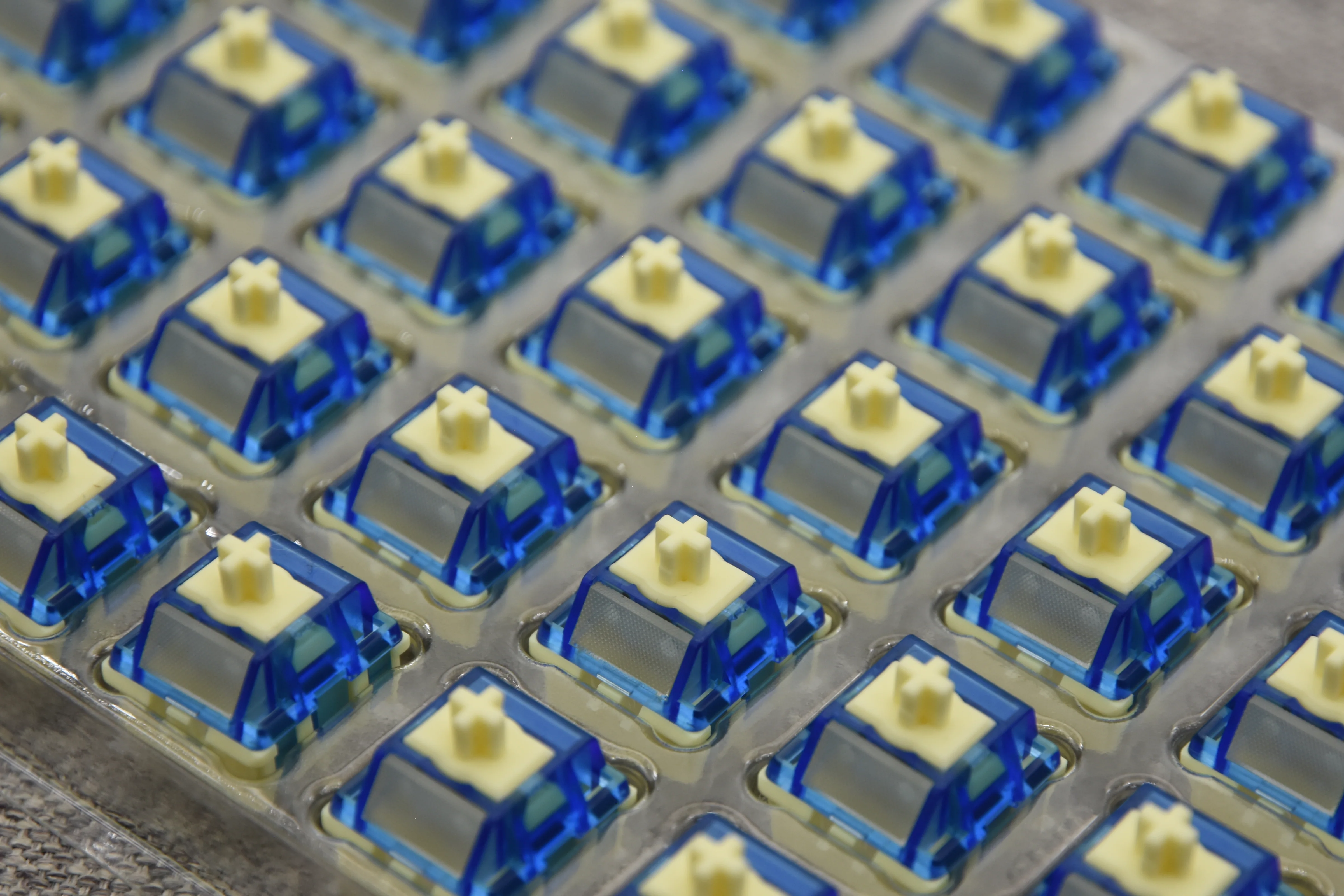 HMX CRYSTAL HE MAGNETIC GAMING SWITCH FACTORY LUBED (10PCS) - Image 9