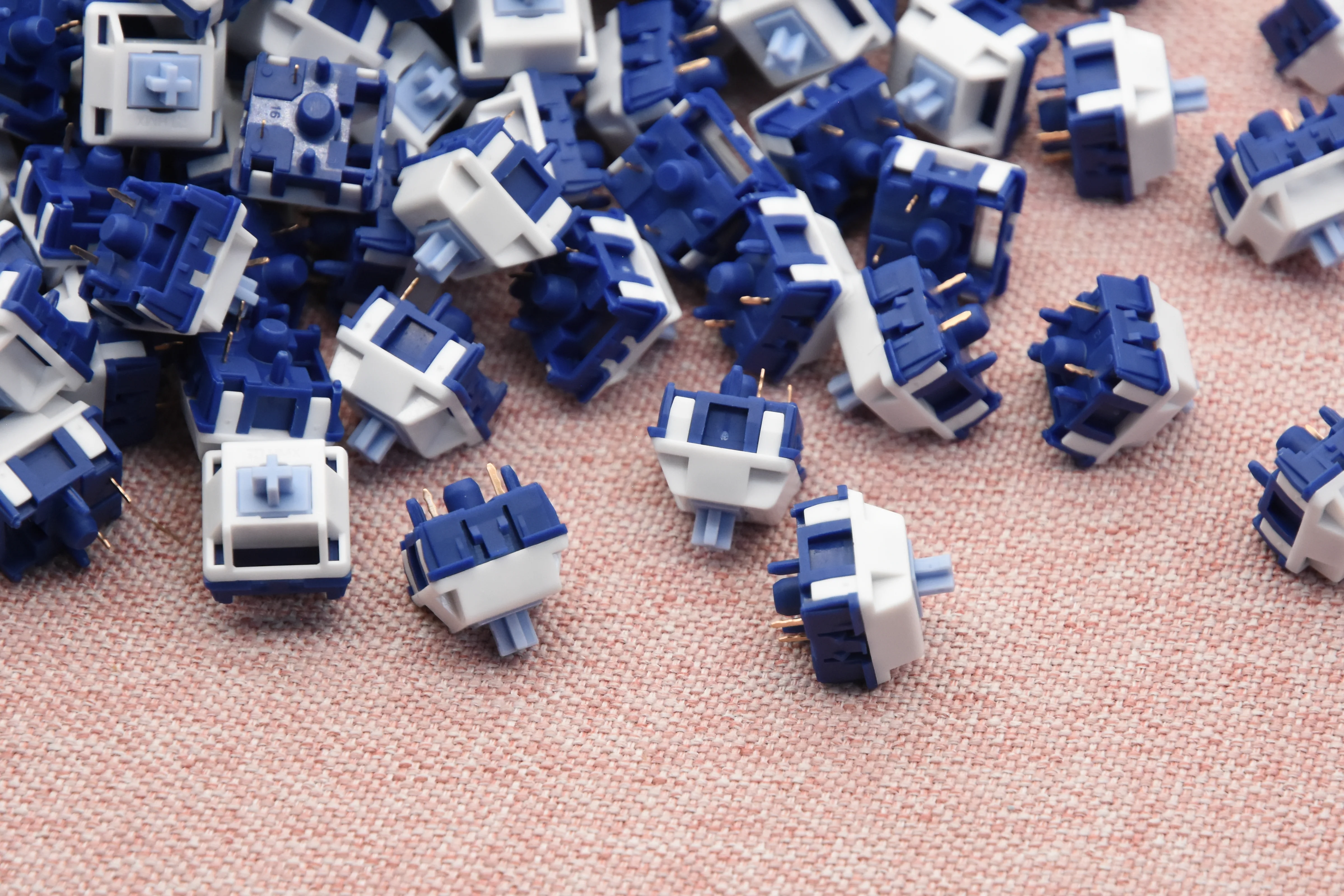 HMX ICE LOTUS TACTILE SWITCH FACTORY LUBED (10PCS) - Image 4