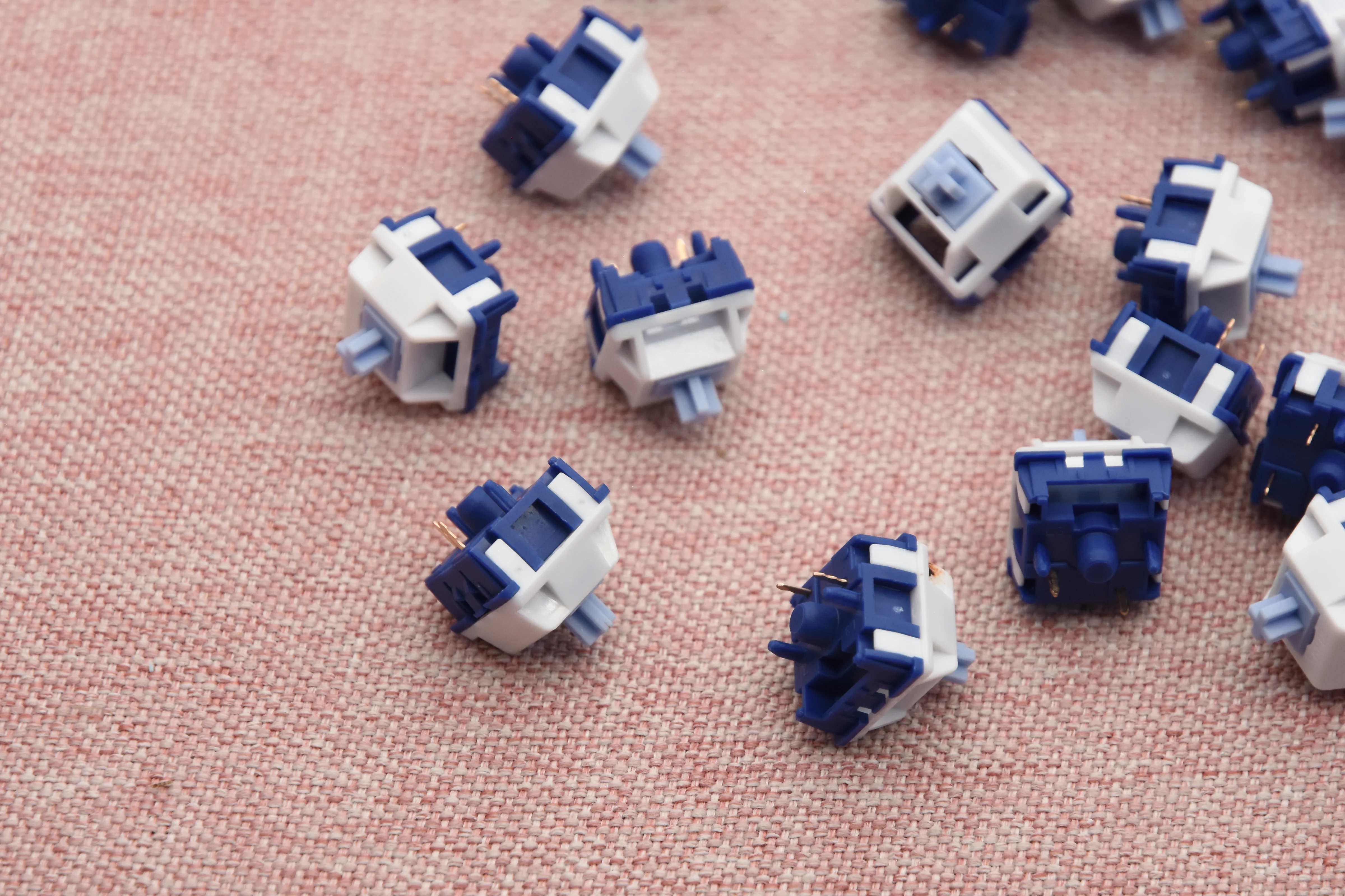 HMX ICE LOTUS TACTILE SWITCH FACTORY LUBED (10PCS) - Image 7