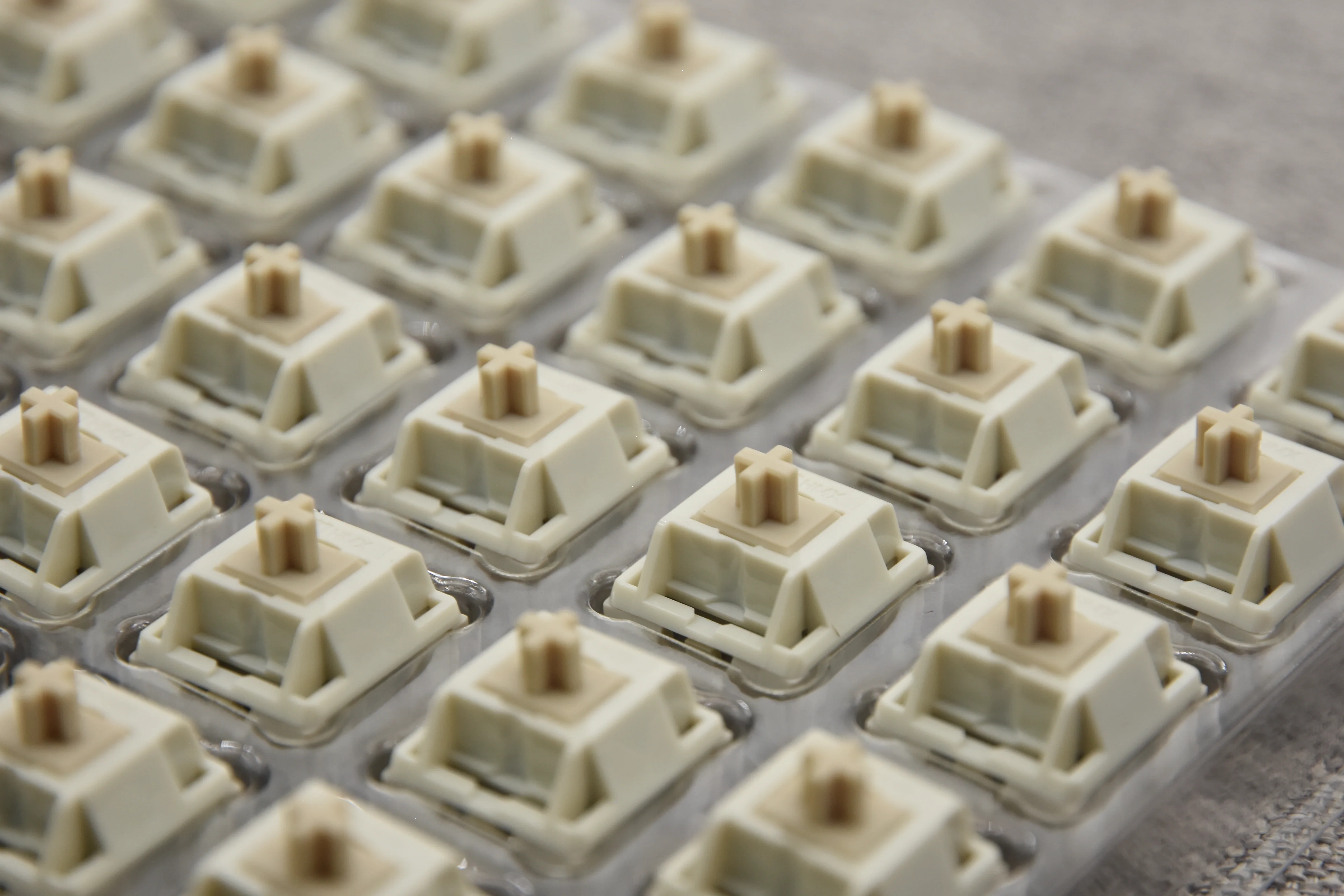 HMX RETRO C LINEAR SWITCH FACTORY LUBED EDITION (10PCS) - Image 6