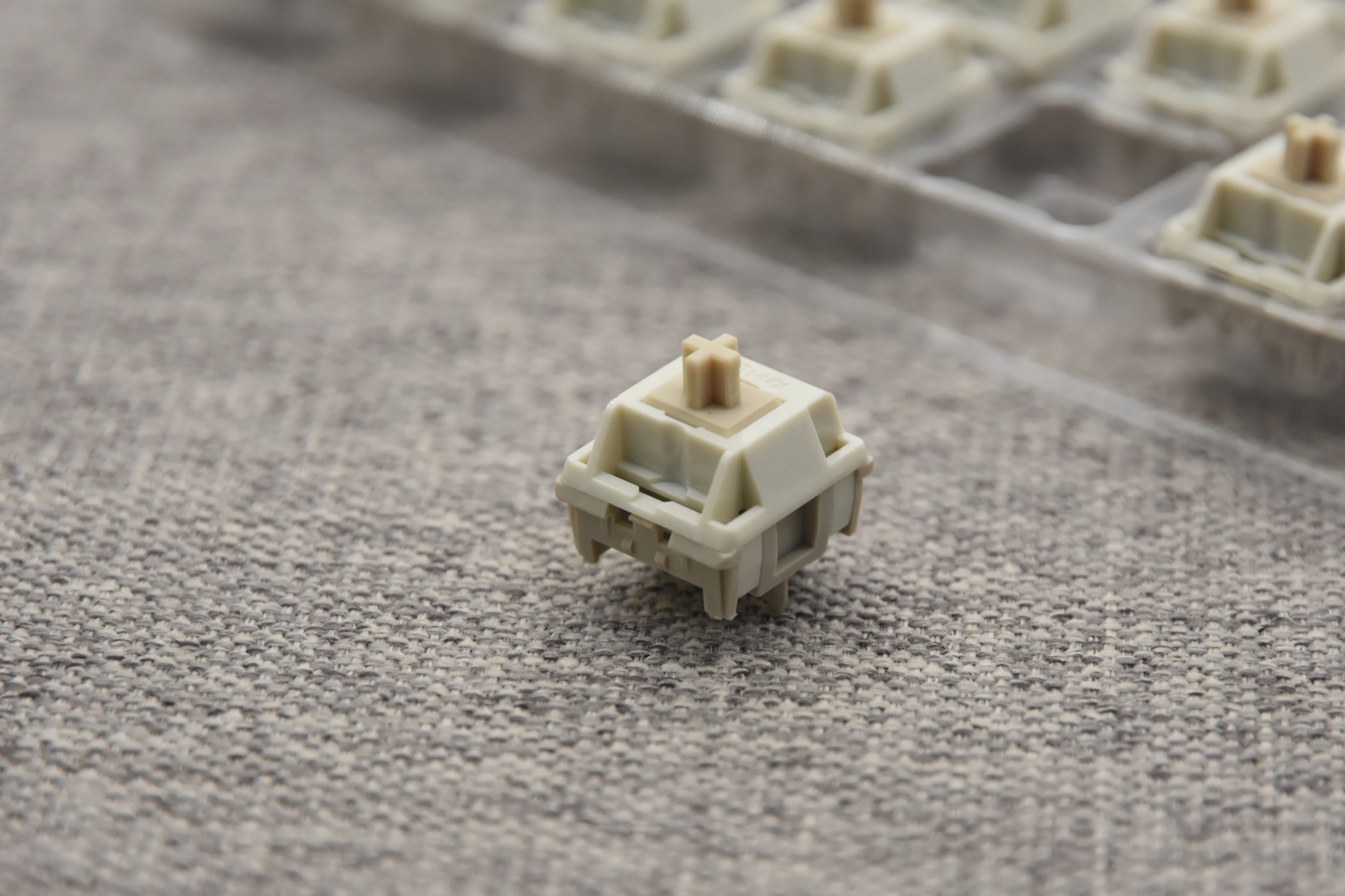 HMX RETRO C LINEAR SWITCH FACTORY LUBED EDITION (10PCS) - Image 7