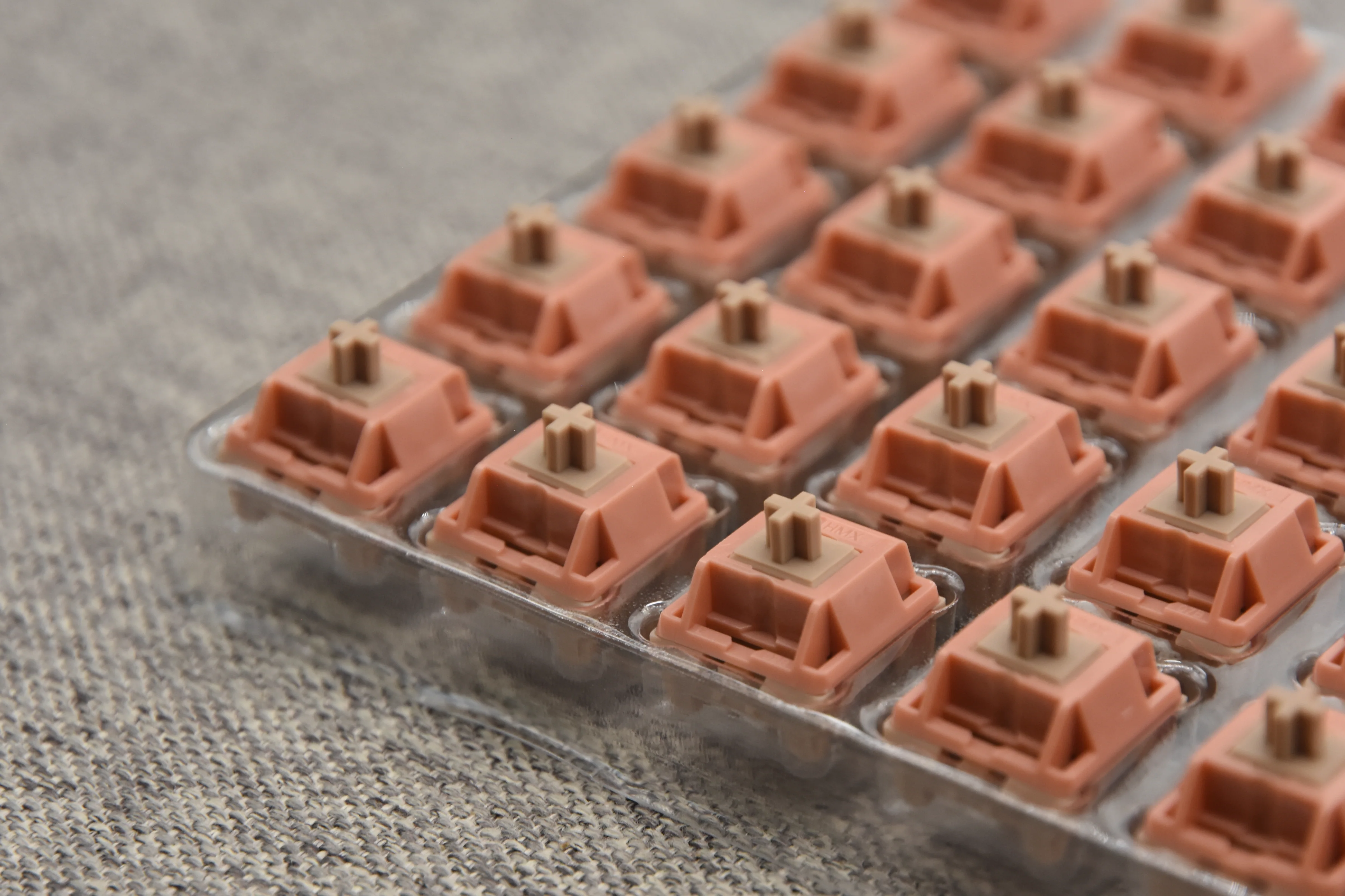 HMX RETRO J TACTILE SWITCH FACTORY LUBED EDITION (10PCS) - Image 4