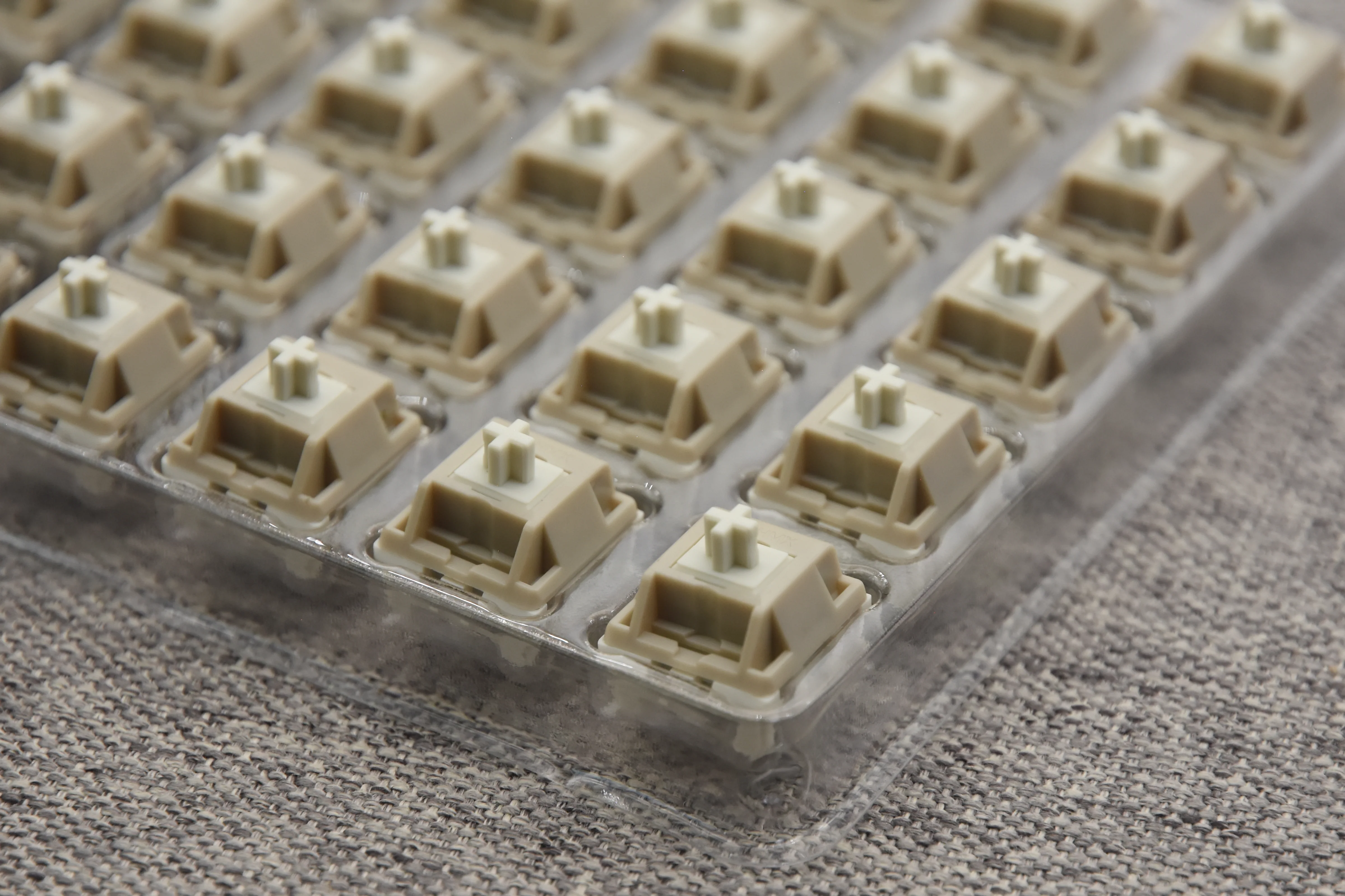 HMX RETRO R LINEAR SWITCH FACTORY LUBED EDITION (10PCS) - Image 5