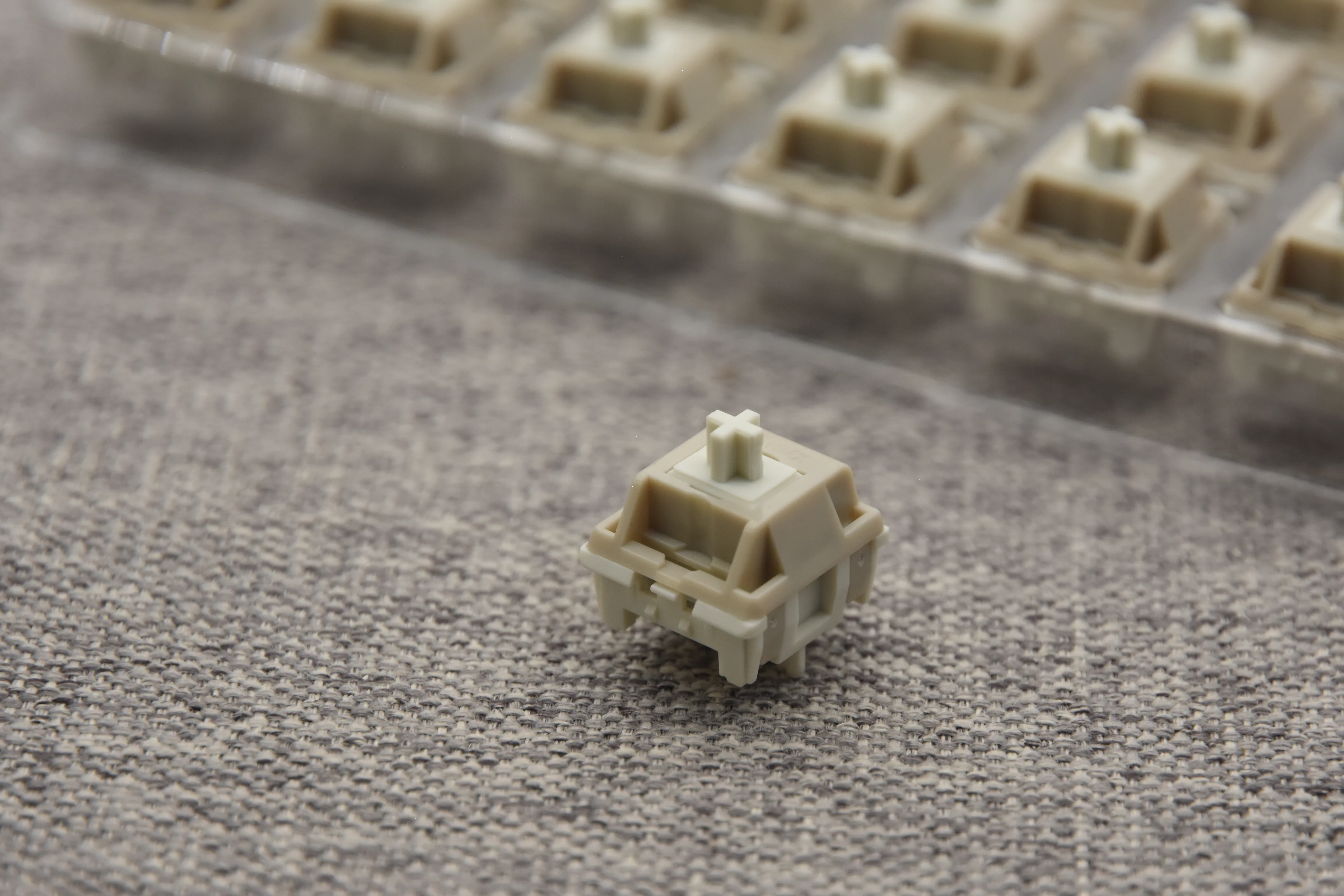 HMX RETRO R LINEAR SWITCH FACTORY LUBED EDITION (10PCS) - Image 7