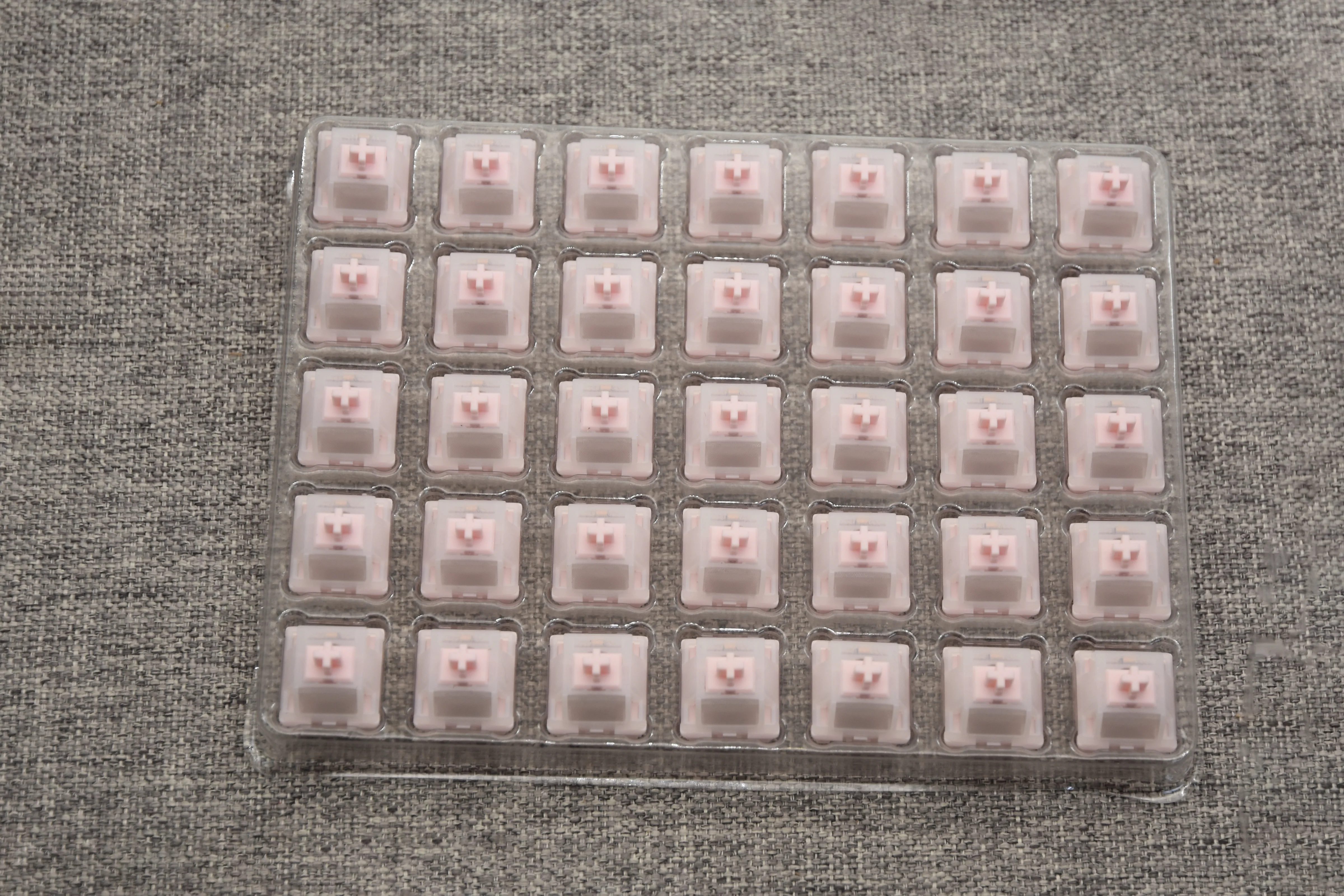 HMX RETRO SAKURA SILENT LINEAR SWITCH FACTORY LUBED EDITION (10PCS) - Image 3
