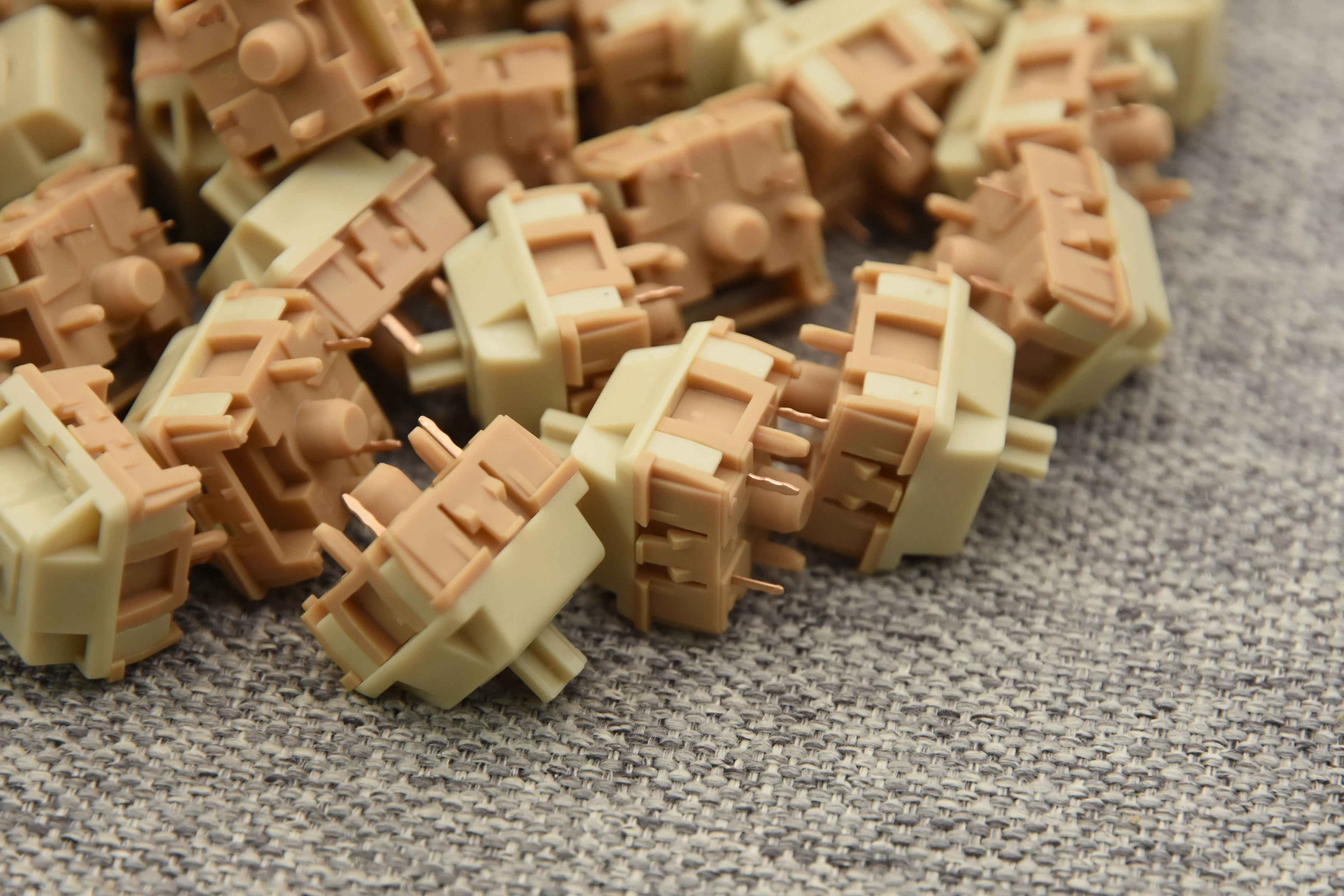 HMX SANDSTORM TACTILE SWITCH FACTORY LUBED (10PCS) - Image 4