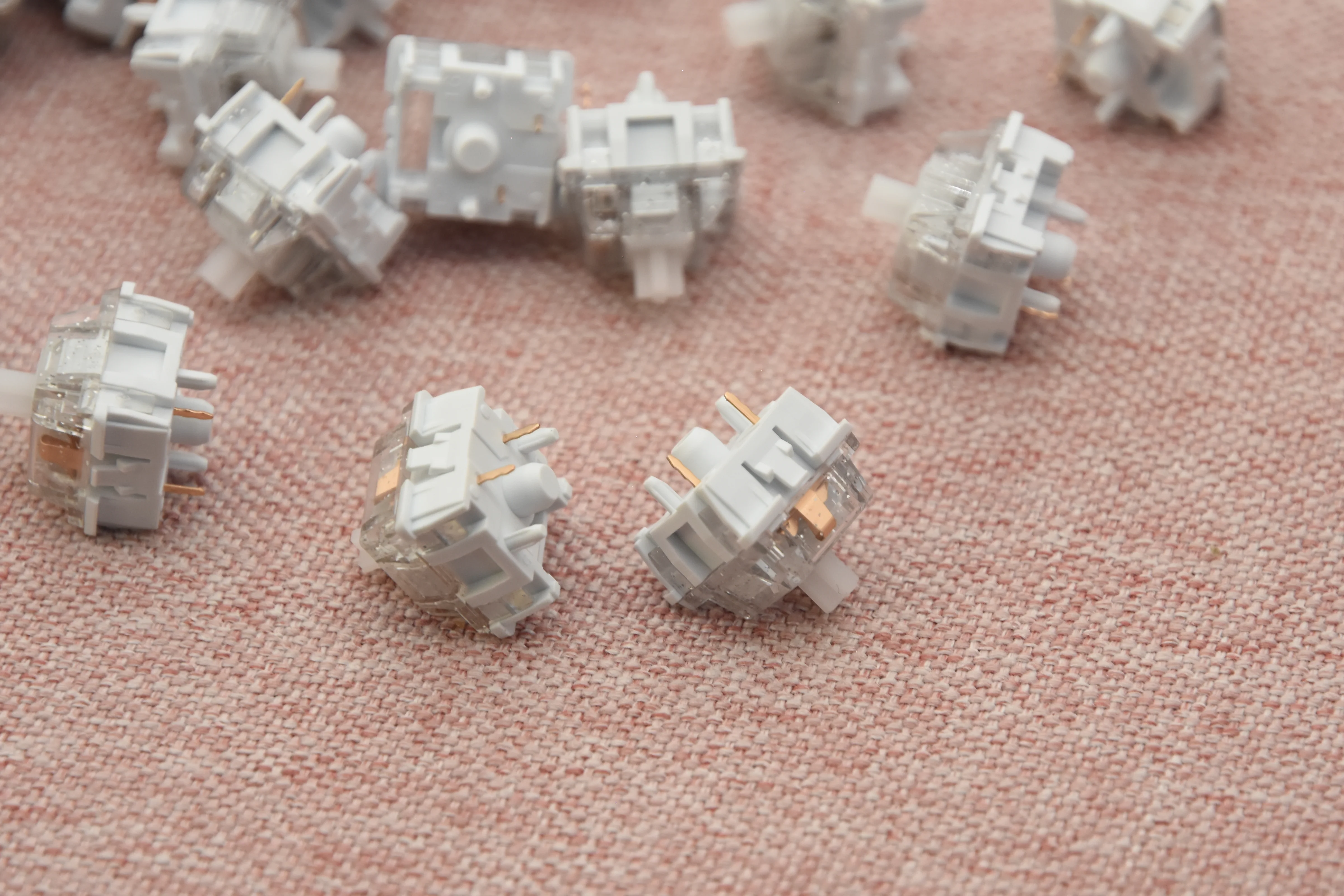 HMX SNOWFALL TACTILE SWITCH FACTORY LUBED EDITION (10PCS) - Image 3