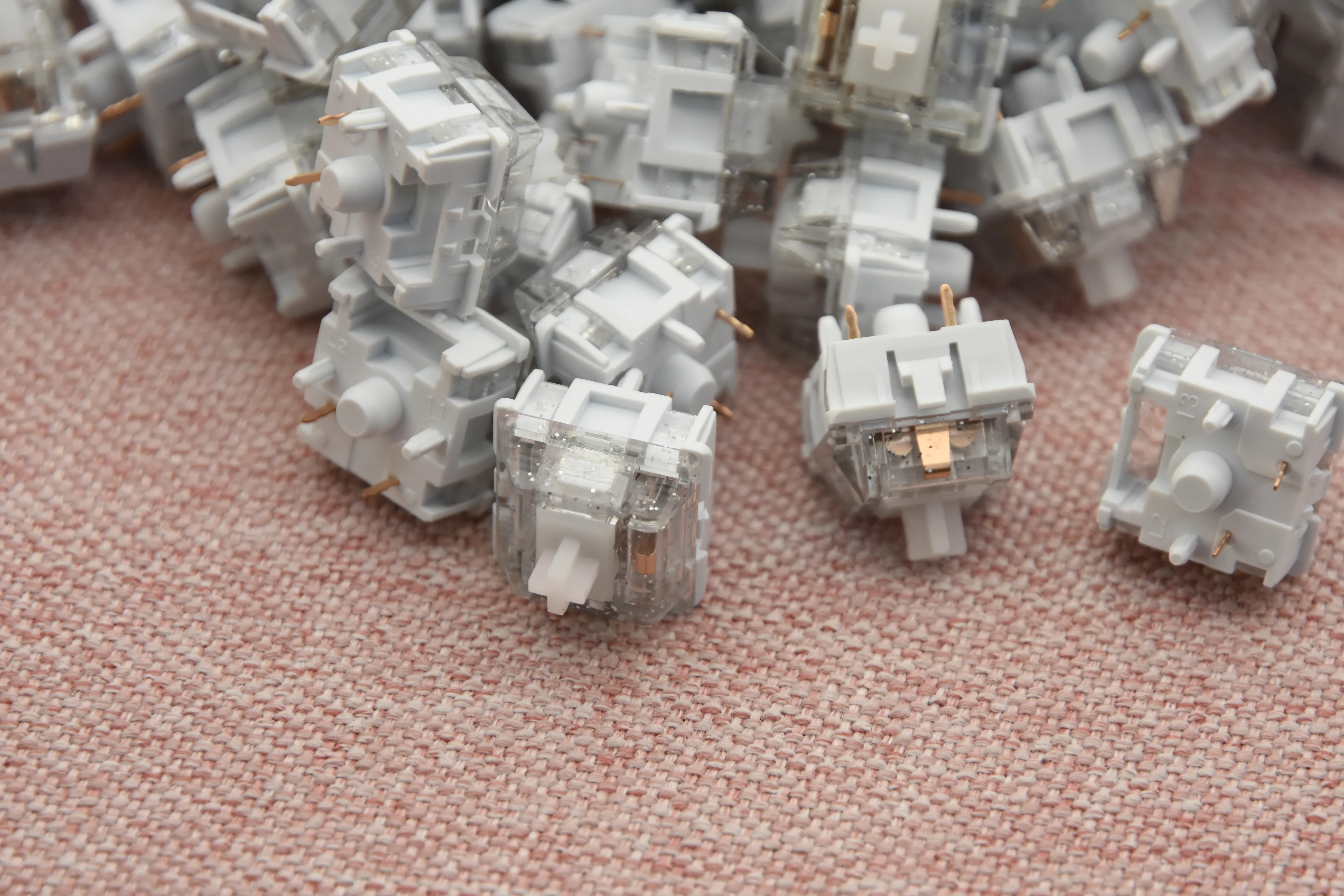HMX SNOWFALL TACTILE SWITCH FACTORY LUBED EDITION (10PCS) - Image 5