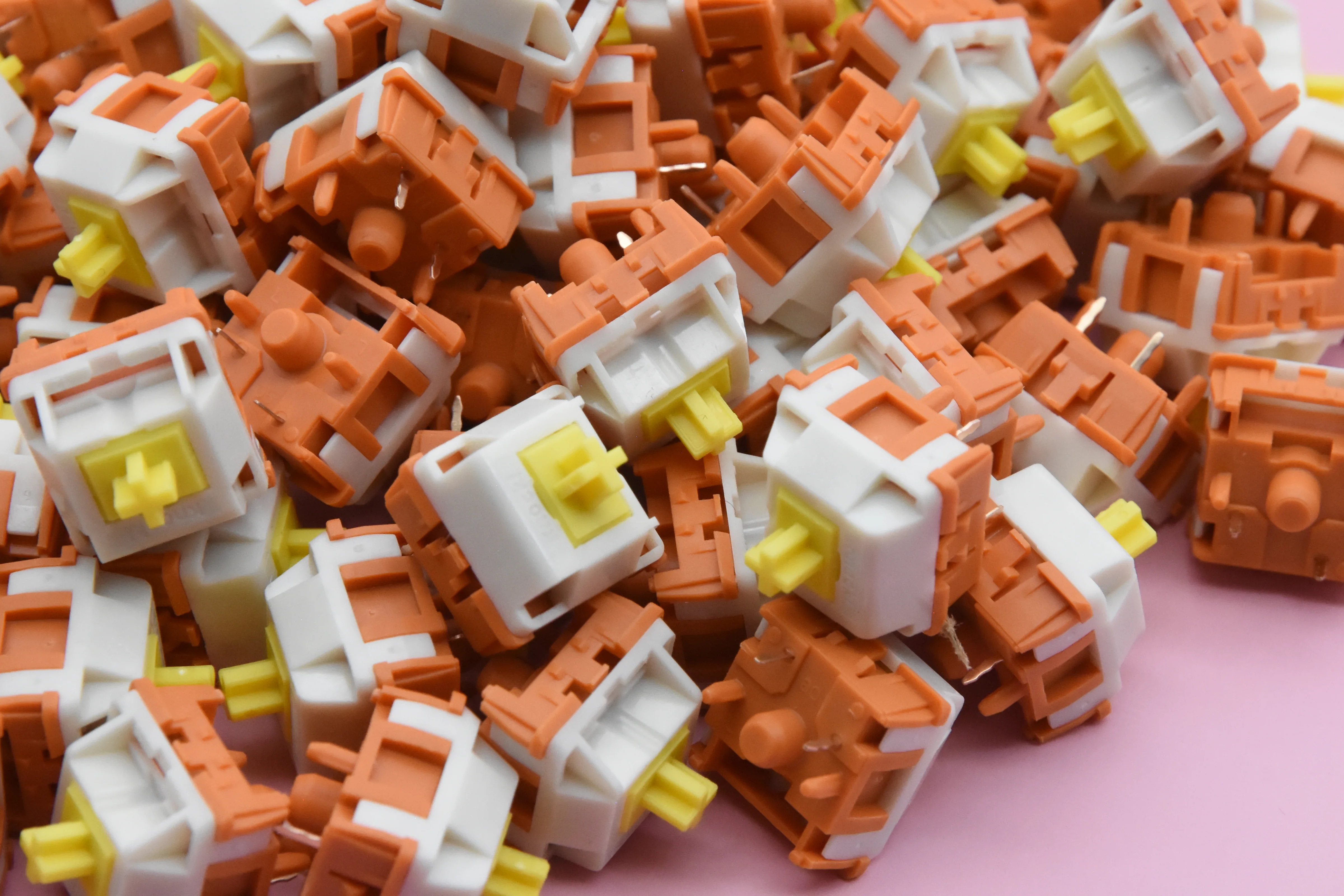 HMX SUNSET GLEAM V2 LINEAR SWITCH FACTORY LUBED (10PCS) - Image 4