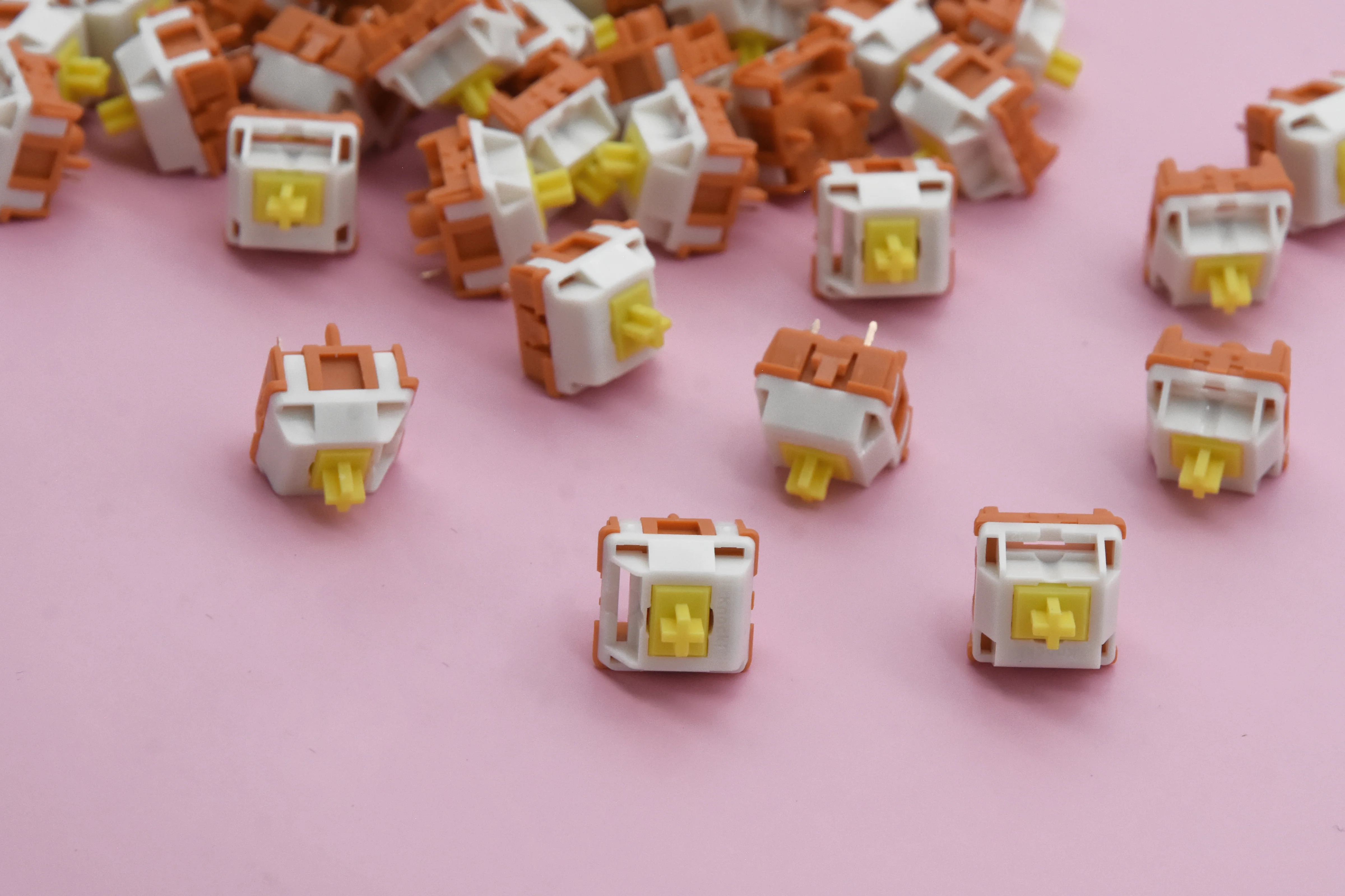HMX SUNSET GLEAM V2 LINEAR SWITCH FACTORY LUBED (10PCS) - Image 6