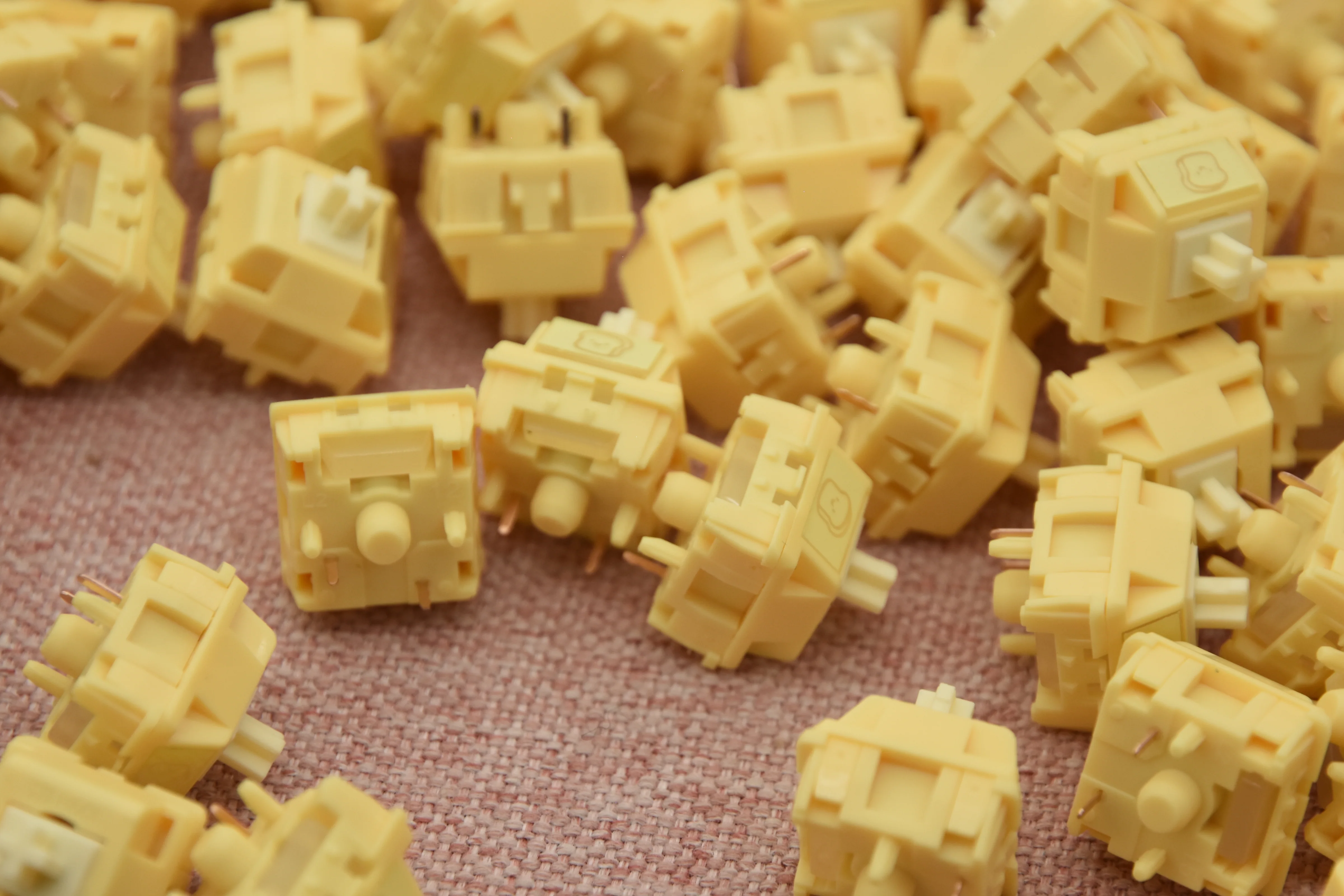 HMX TOAST LINEAR SWITCH FACTORY LUBED (10PCS) - Image 13